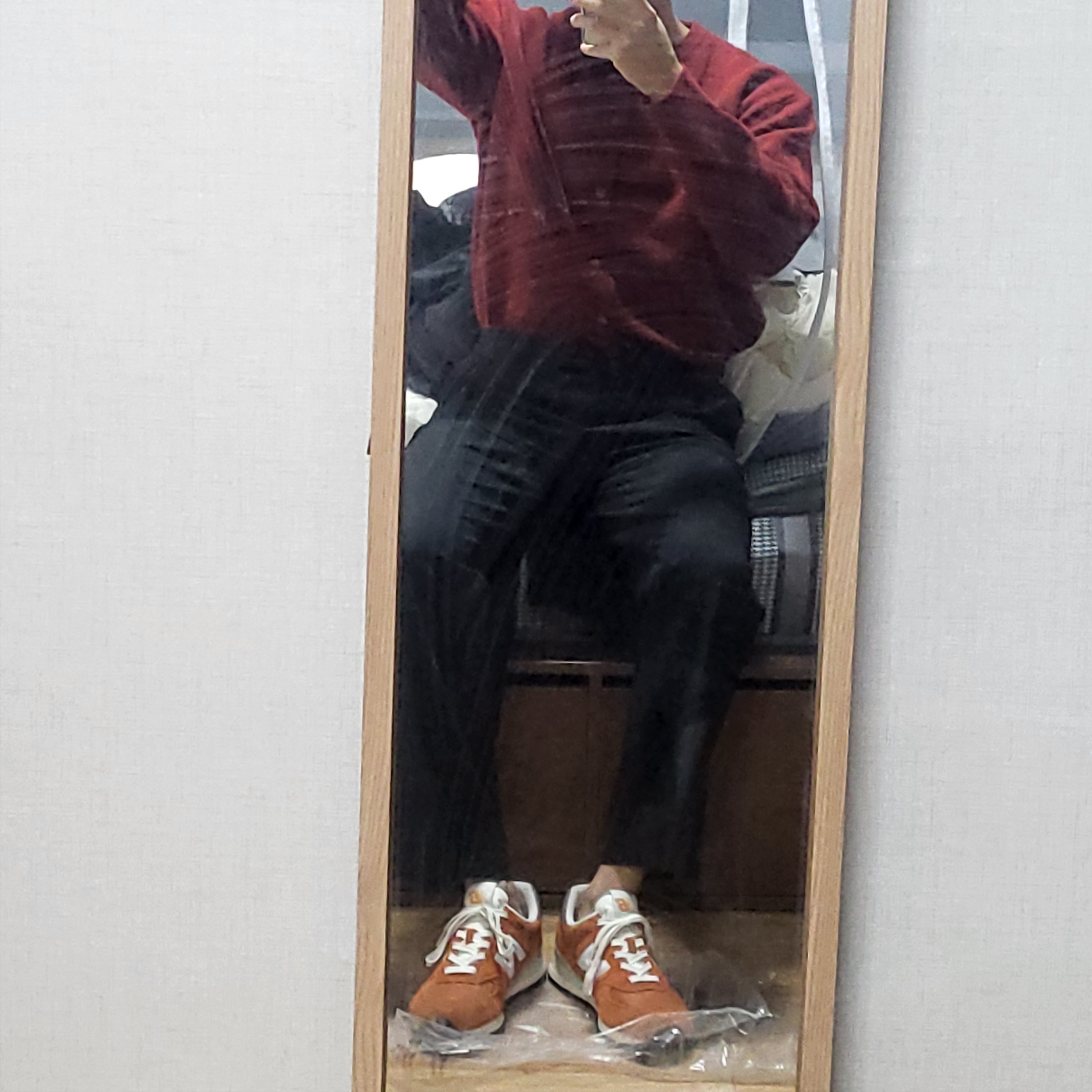 New Balance 574 Heritage Orange Burst White 착용 스타일