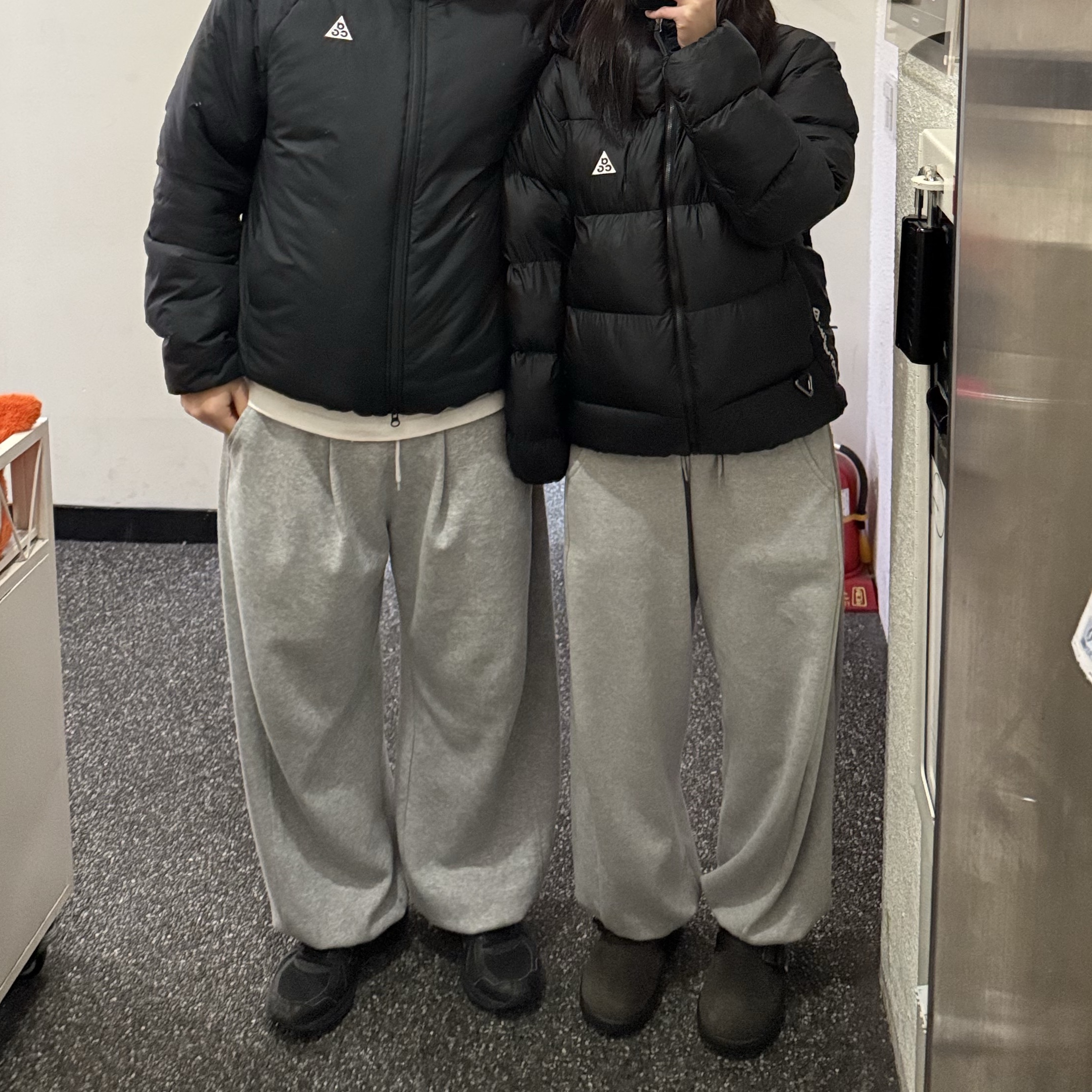The North Face Buckle Mule Dark Brown, Nike ACG Therma-Fit ADV Lunar Lake Puffer Jacket Black - Asia 착용 스타일