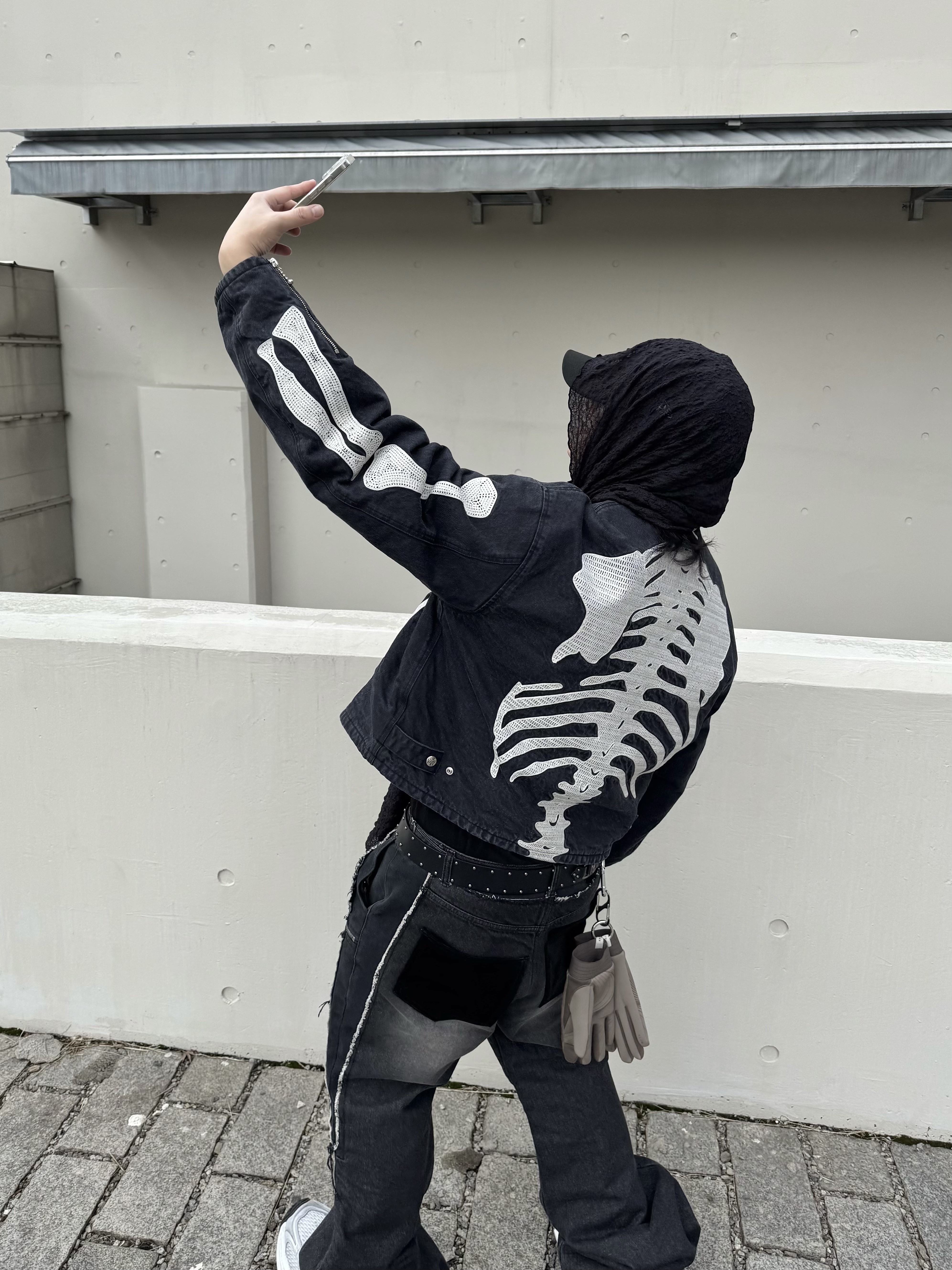 Kapital 14 oz. Black X Black Denim Motocross Bone Jacket Black, Balenciaga 10XL Sneakers White Grey Silver Black 착용 스타일 - 6