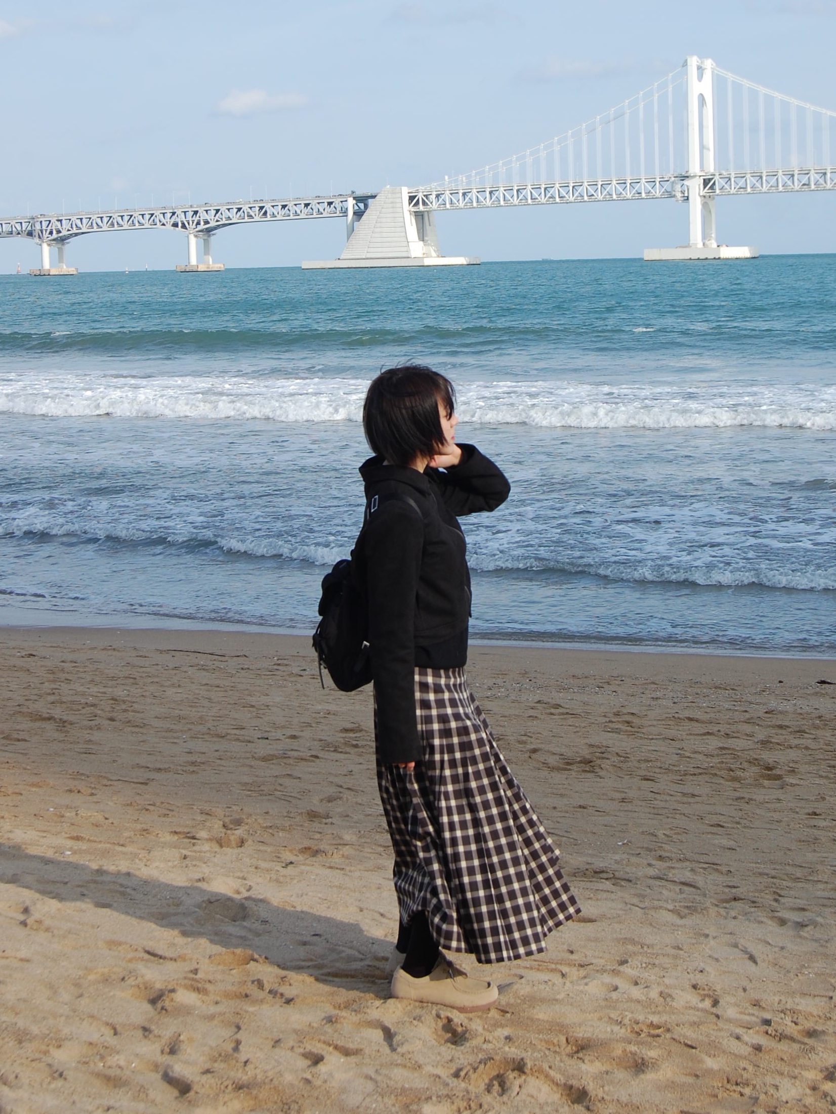 Prada Re-Nylon Small Backpack Black 착용 스타일