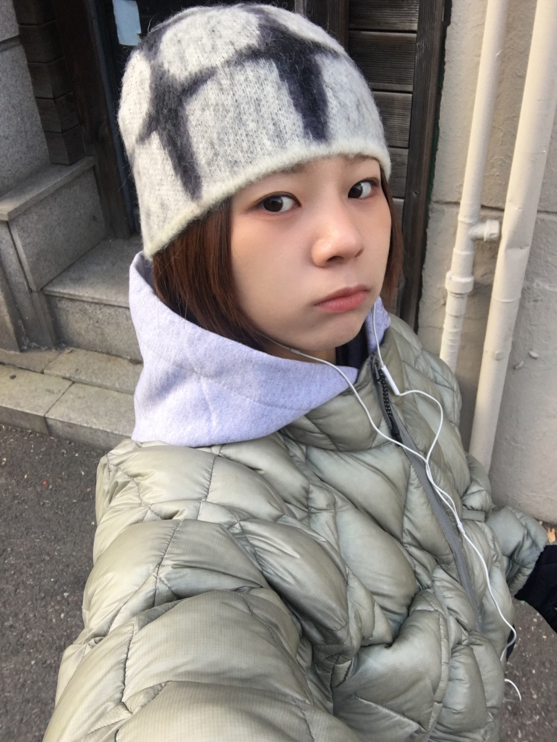 Cost Per Kilo Star Checked Angora Beanie Ivory, Roa Hiking Light Down Jacket Grey 착용 스타일