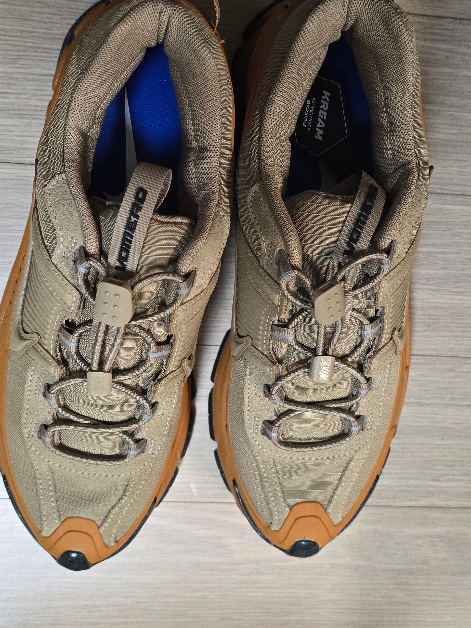 (W) Nike Zoom Vomero Roam Flax Anthracite 착용 스타일