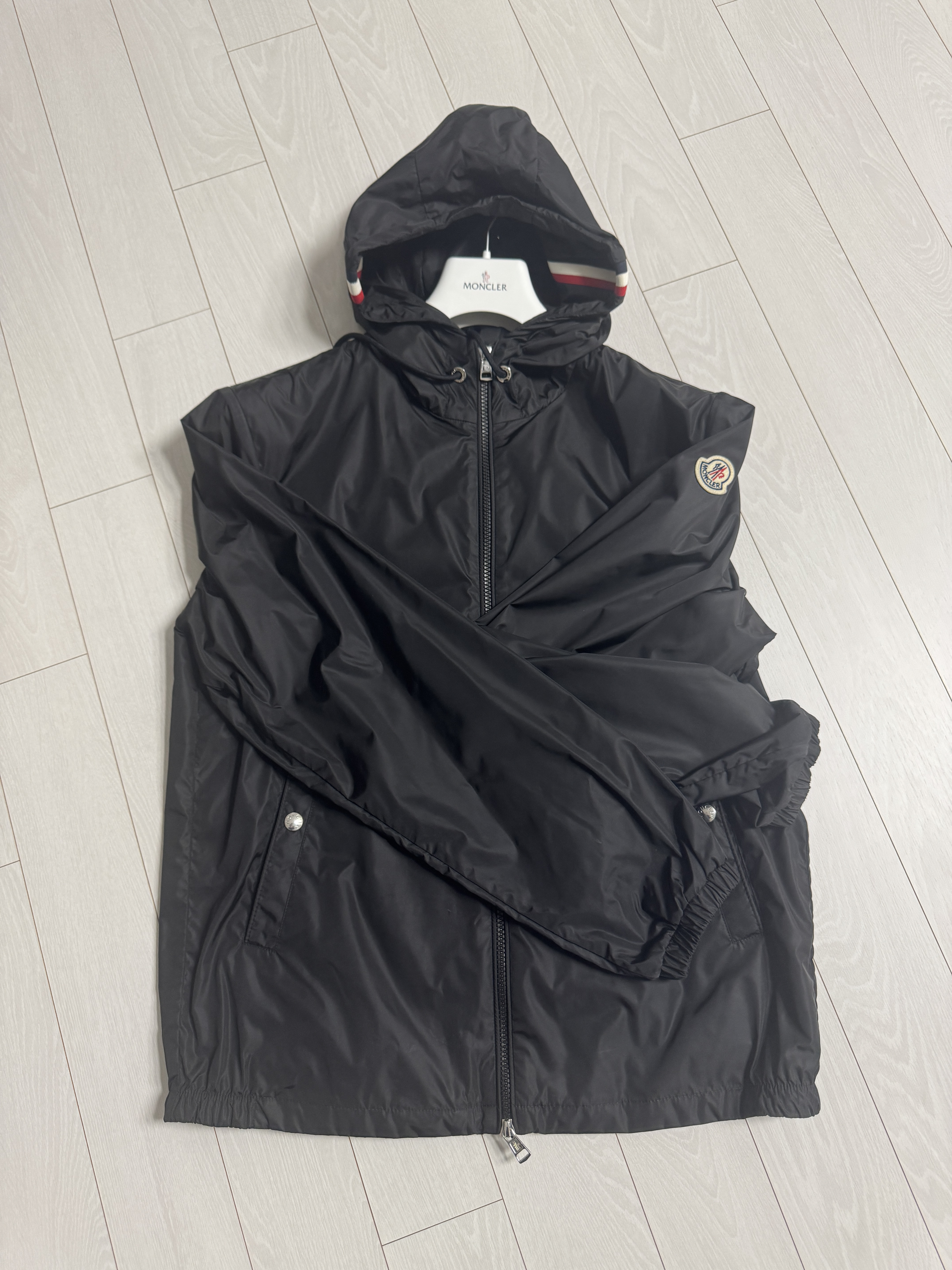 Moncler Grimpeurs Hooded Jacket Black - 23SS 착용 스타일