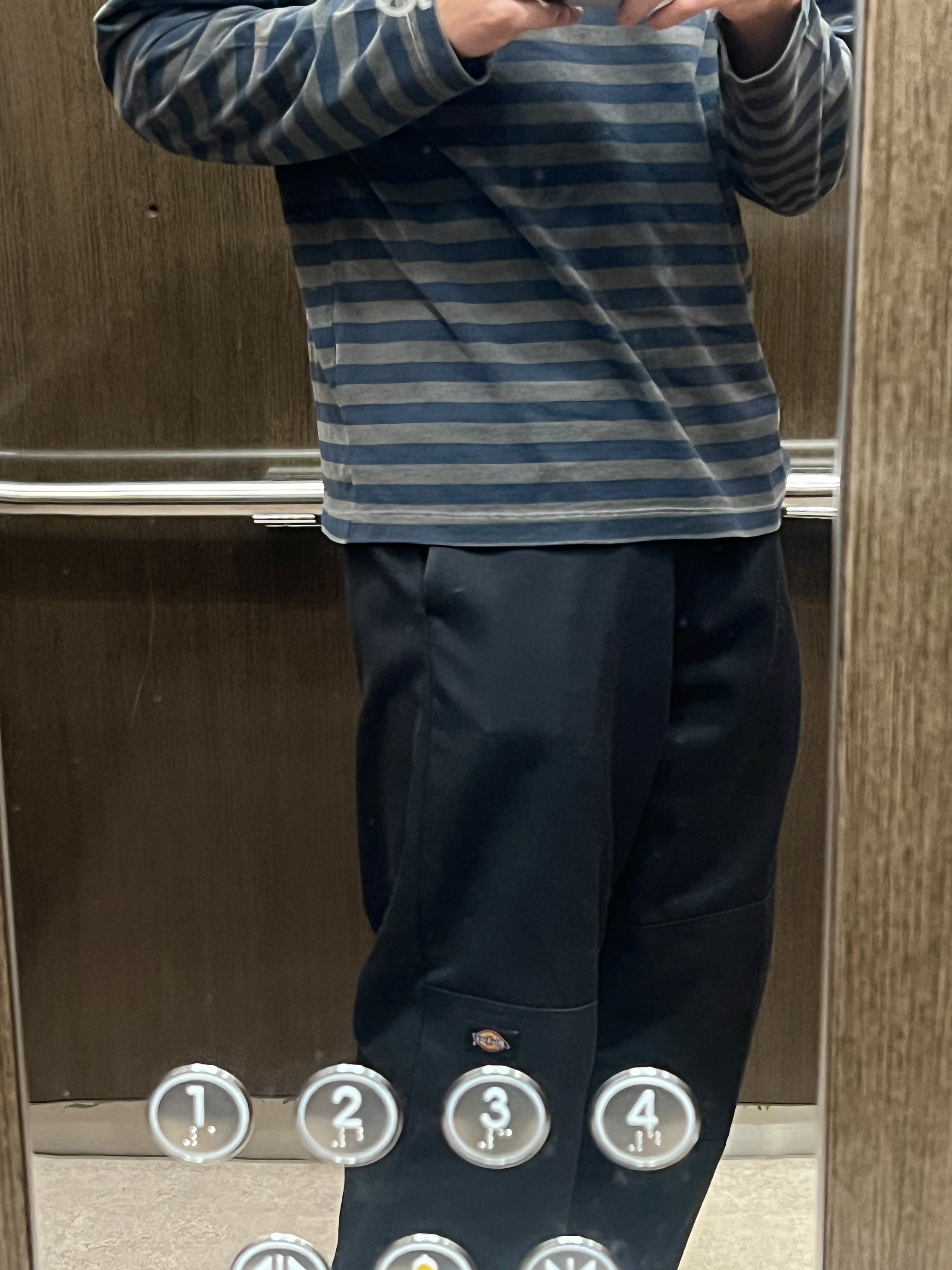Hatchingroom VTG Stripe Polo T-Shirt Dyed Blue, Dickies Loose Fit Double Knee Work Pants Black 착용 스타일