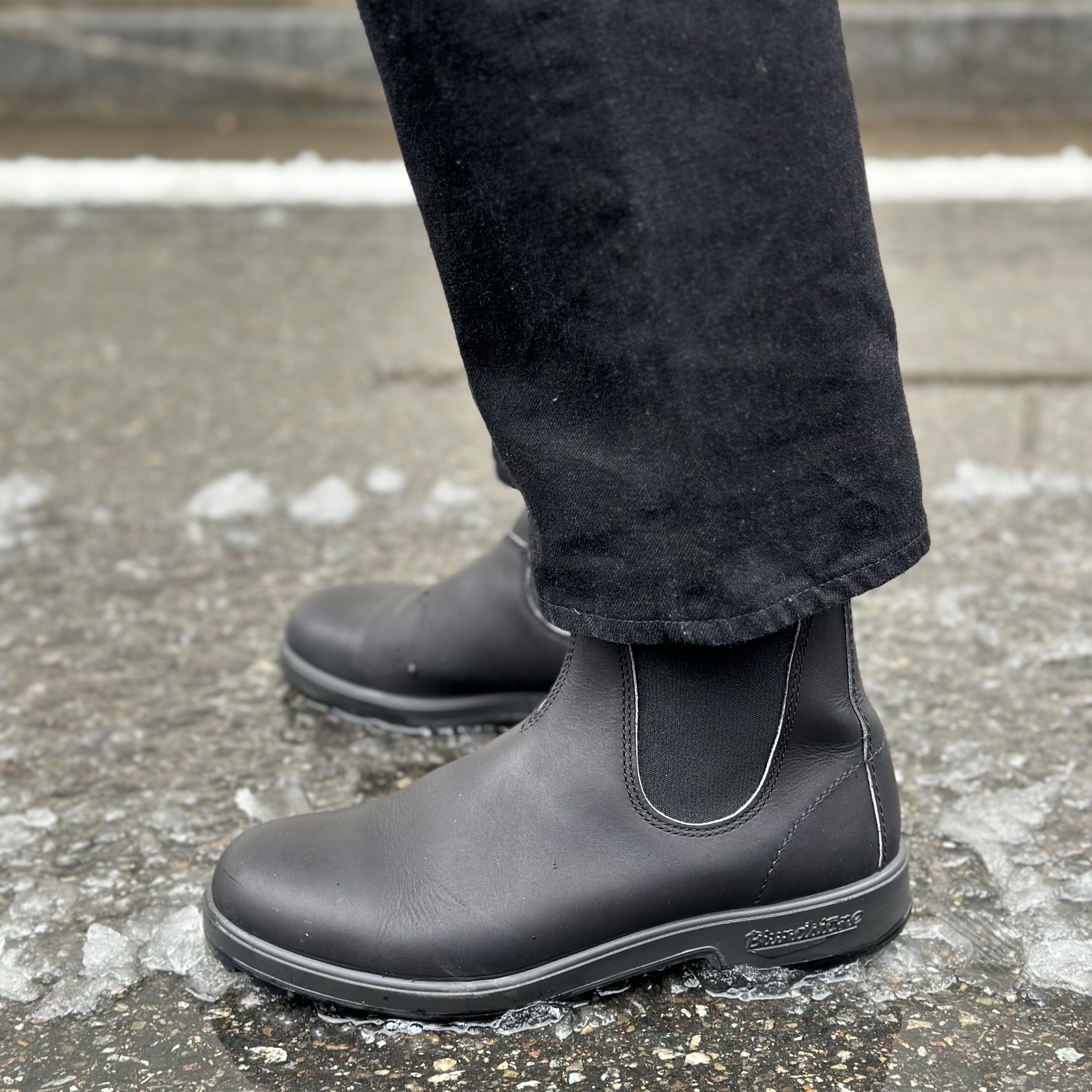 BLUNDSTONE Originals 510 Chelsea Boots Black 착용 스타일 - 7