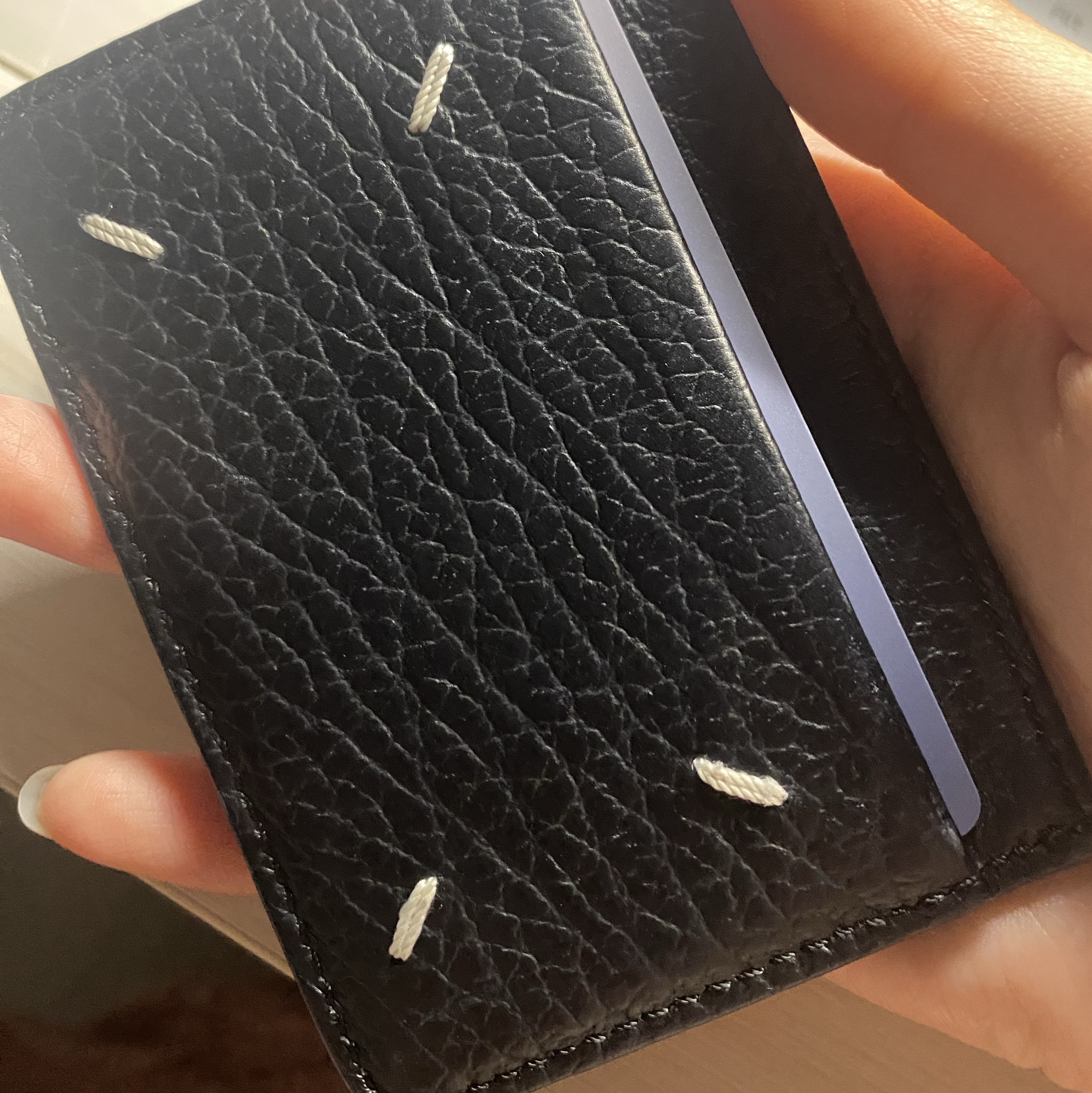 Maison Margiela Four Stitch Card Holder Black 착용 스타일