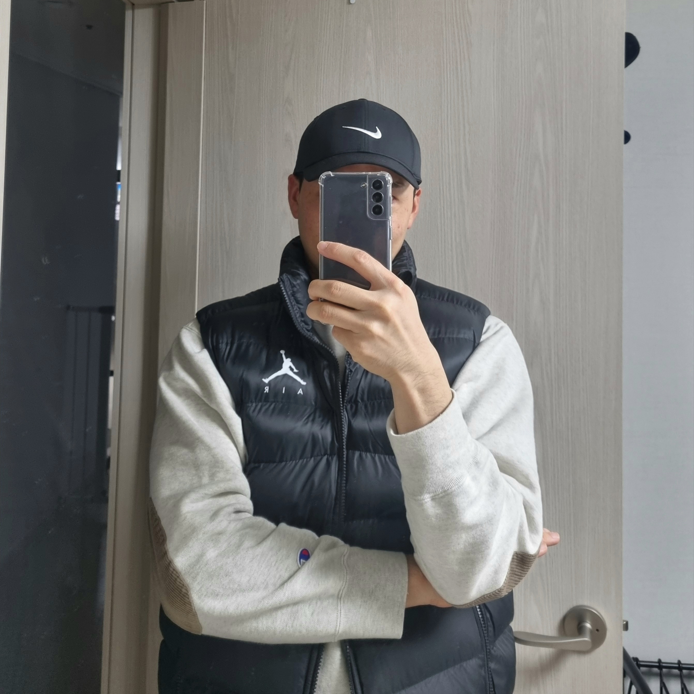 Jordan Essentials Puffer Vest Jacket Black 착용 스타일