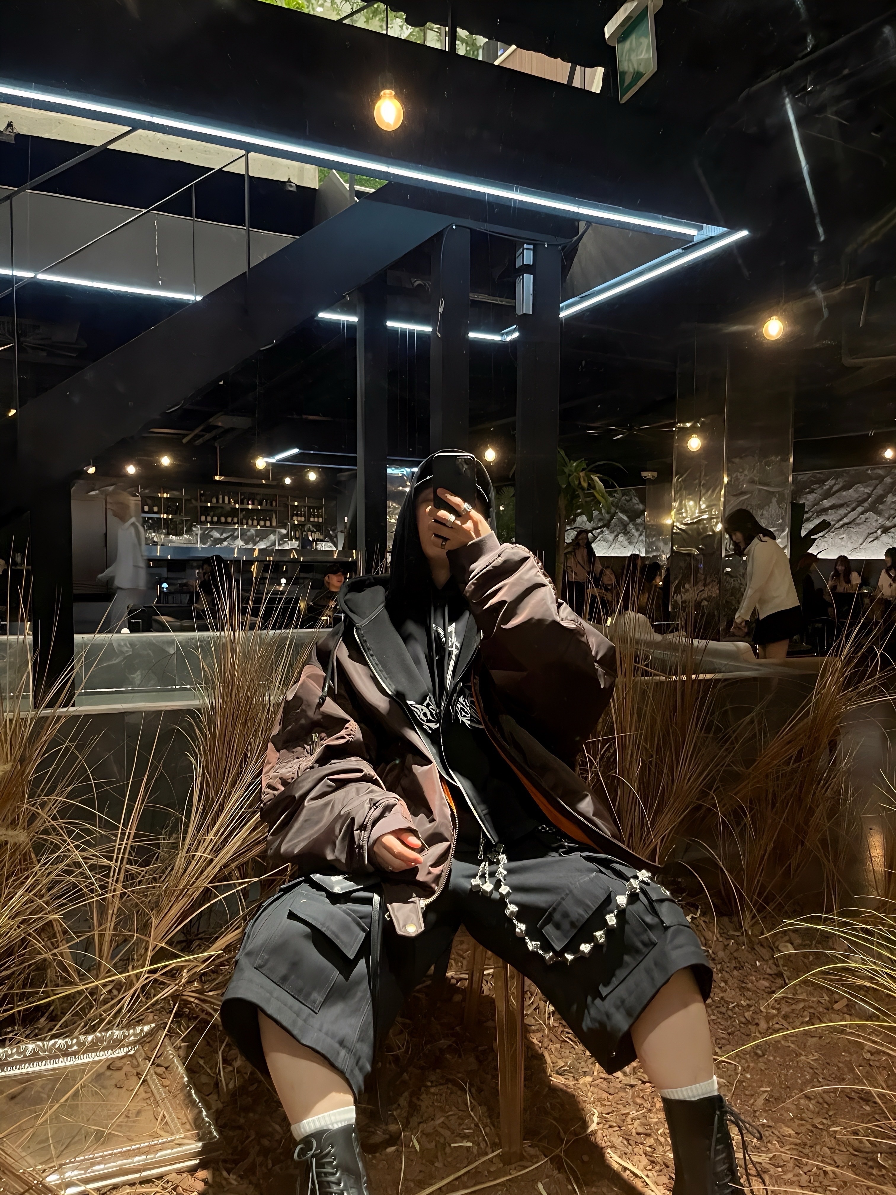 Balenciaga 3B Sports Icon Light Bomber Black, Balenciaga Stomper Bootie Black 착용 스타일