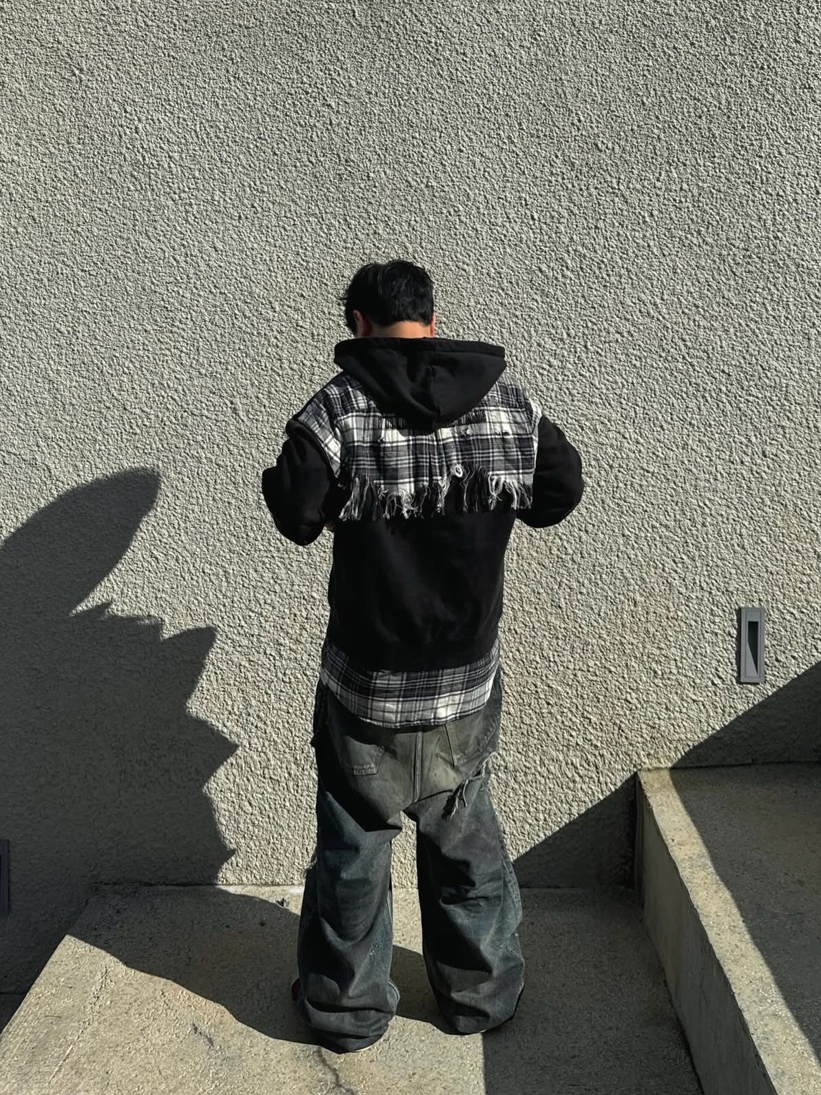 Balenciaga Baggy Pants Light Blue 착용 스타일