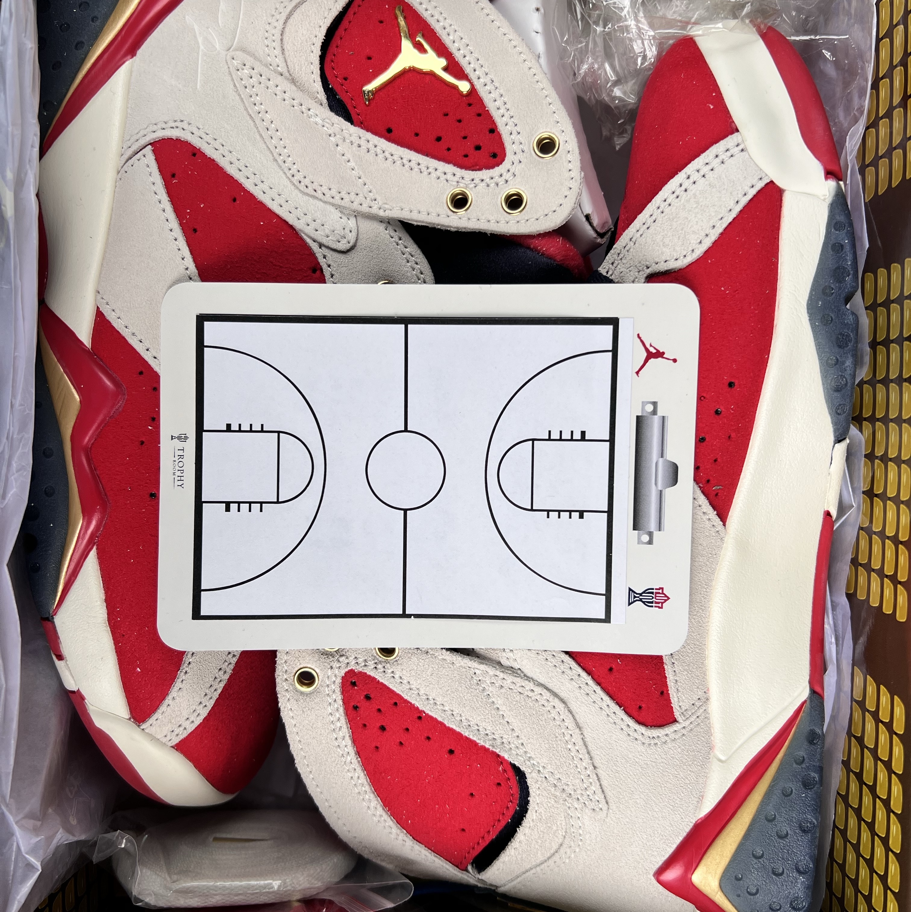 Jordan 7 x Trophy Room Retro SP True Red and Obsidian 착용 스타일 - 2