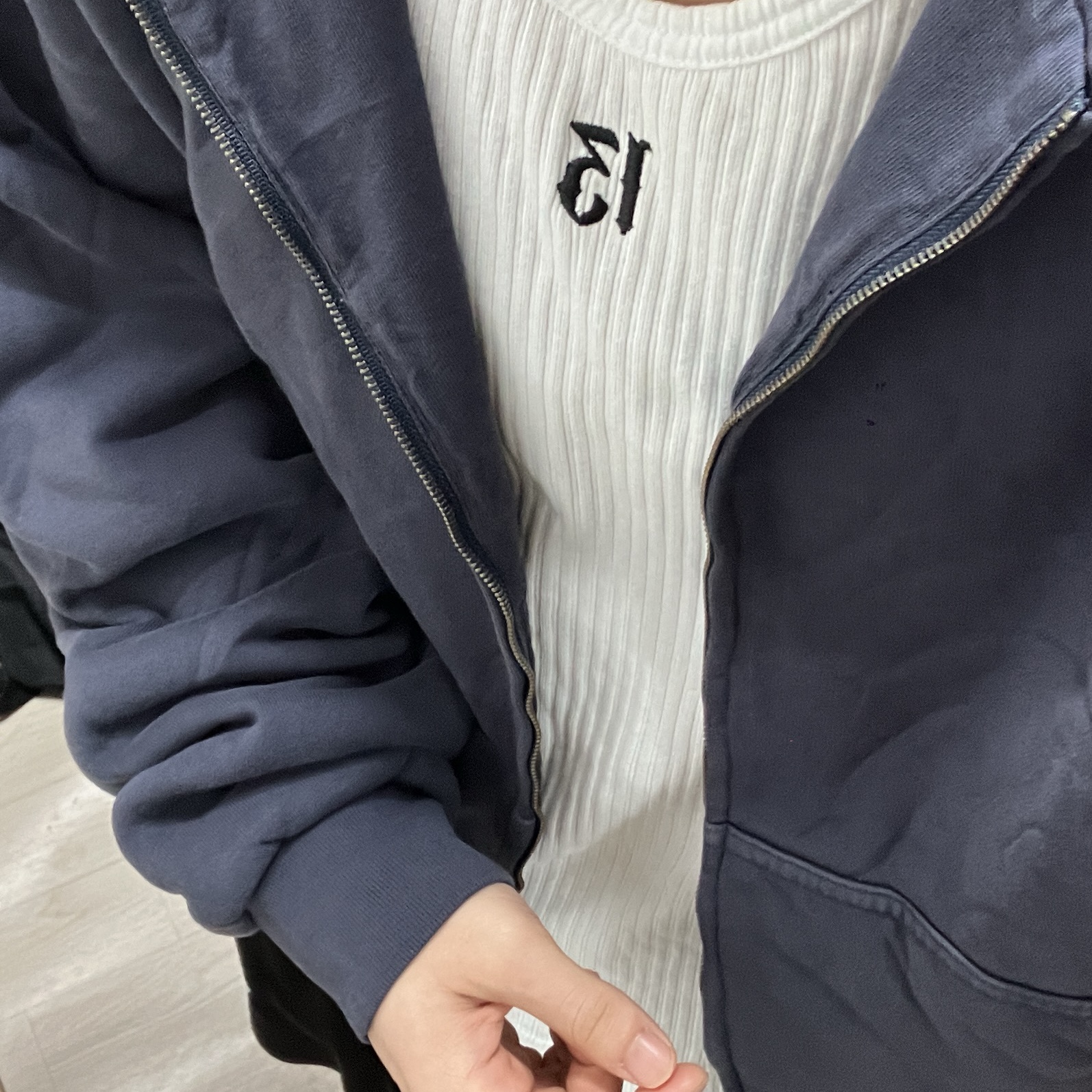 Yeezy YZY Zip-Up Hoodie Navy 착용 스타일