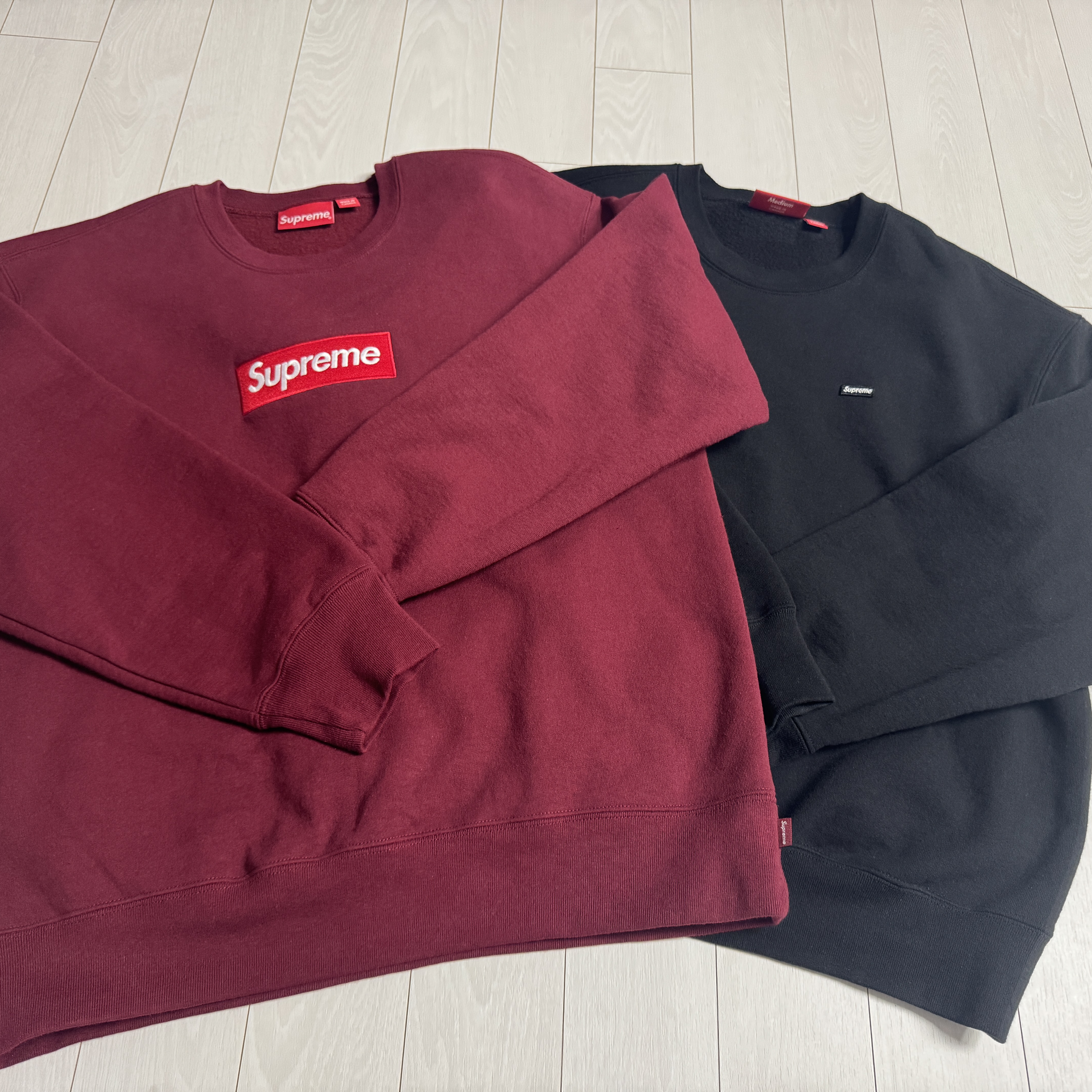 Supreme Box Logo Crewneck Cardinal - 22FW, Supreme Small Box Crewneck Black - 24FW 착용 스타일