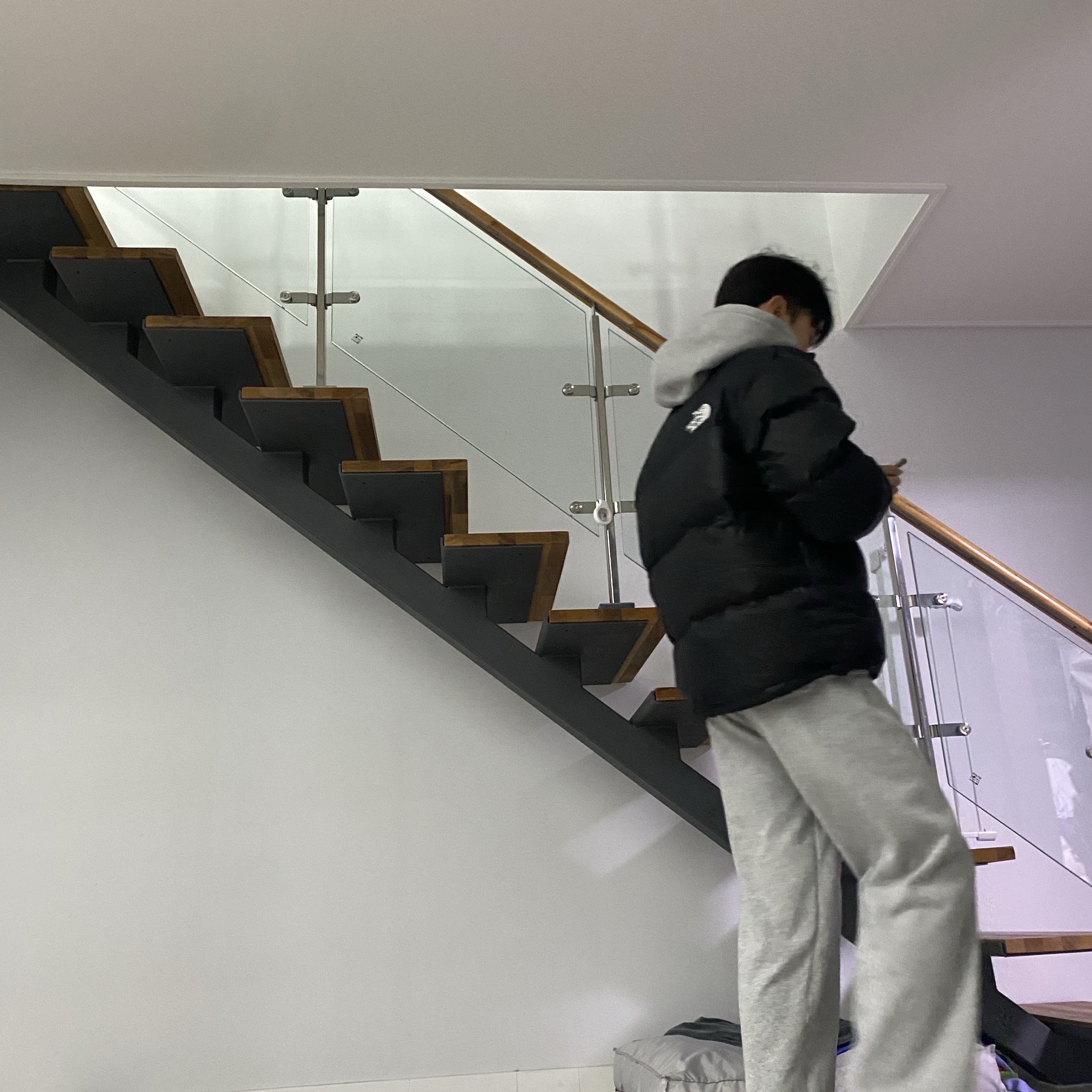 The North Face 1996 Eco Nuptse Jacket Black 착용 스타일