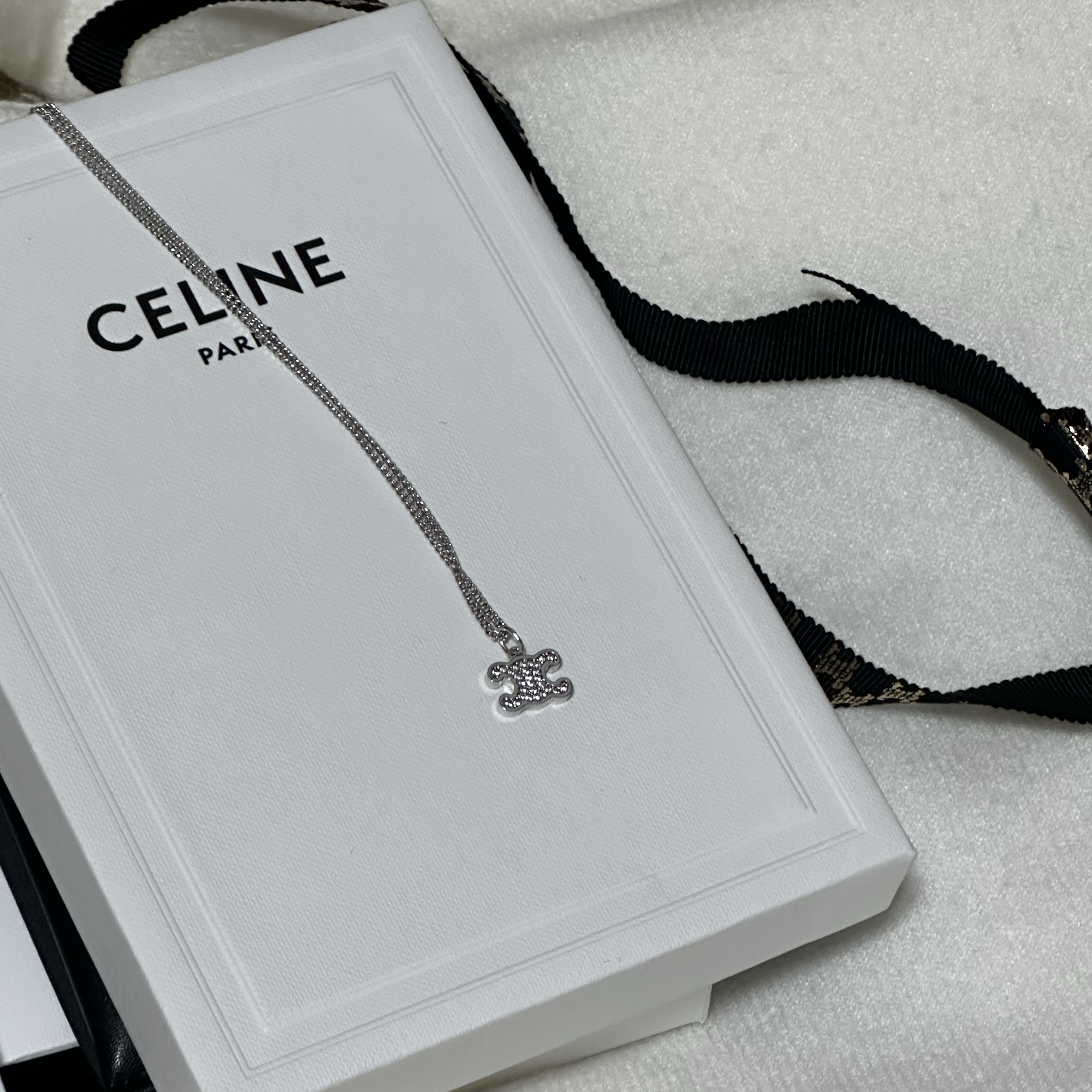 (W) Celine Triomphe Rhinestone Necklace in Brass with Rhodium Finish and Crystals Silver 착용 스타일