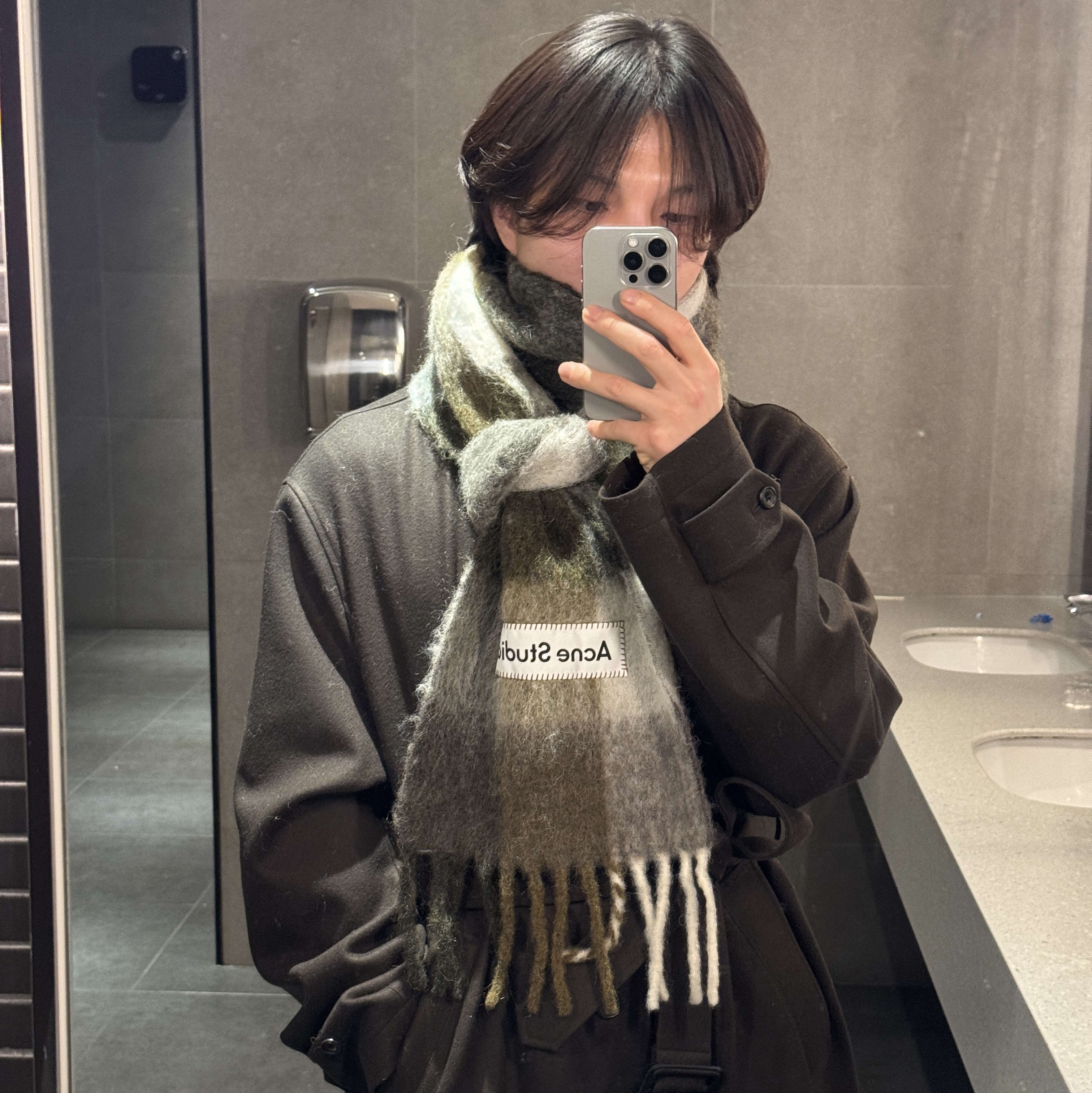 Acne Studios Mohair Check Muffler Taupe Green Black 착용 스타일