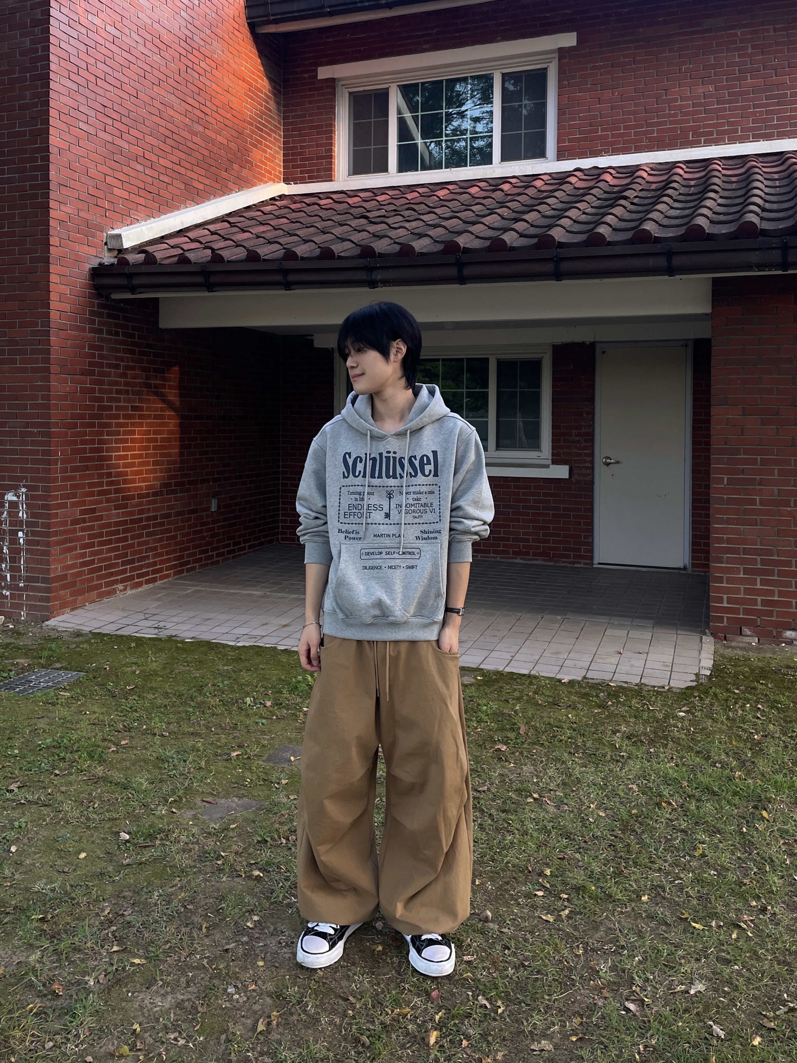 Maison Mihara Yasuhiro Peterson OG Sole Canvas Low Sneakers Black 착용 스타일 - 2
