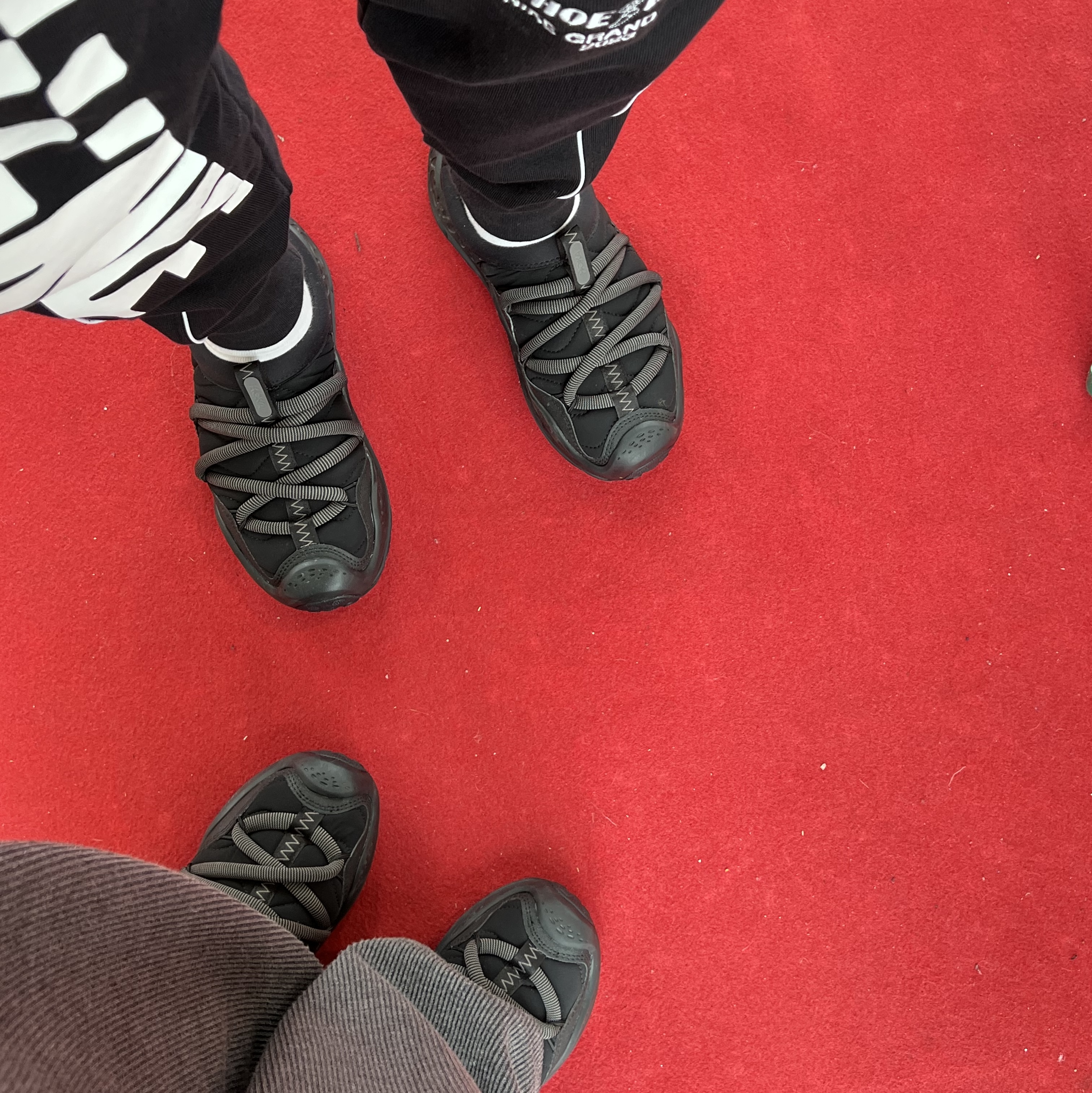 Hoka Ora Primo Black 착용 스타일