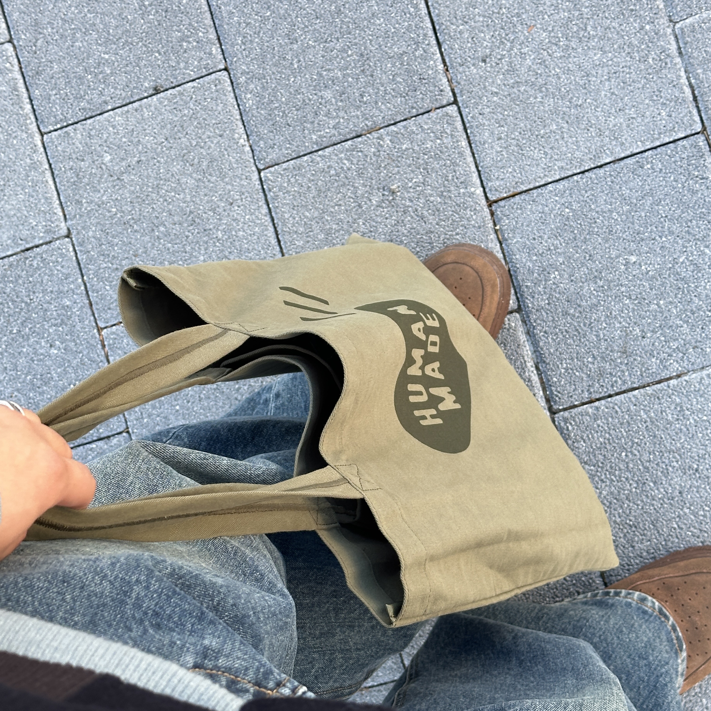 Human Made Book Tote Olive Drab 착용 스타일