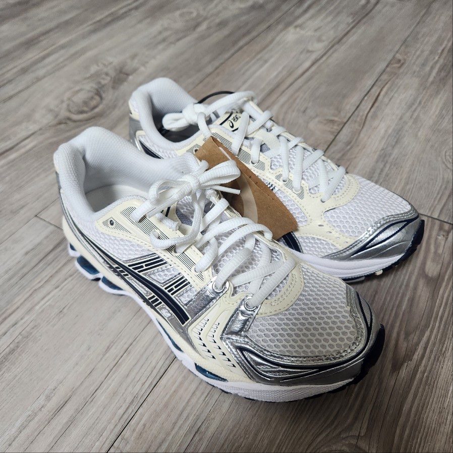 (W) Asics Gel-Kayano 14 White Midnight 착용 스타일