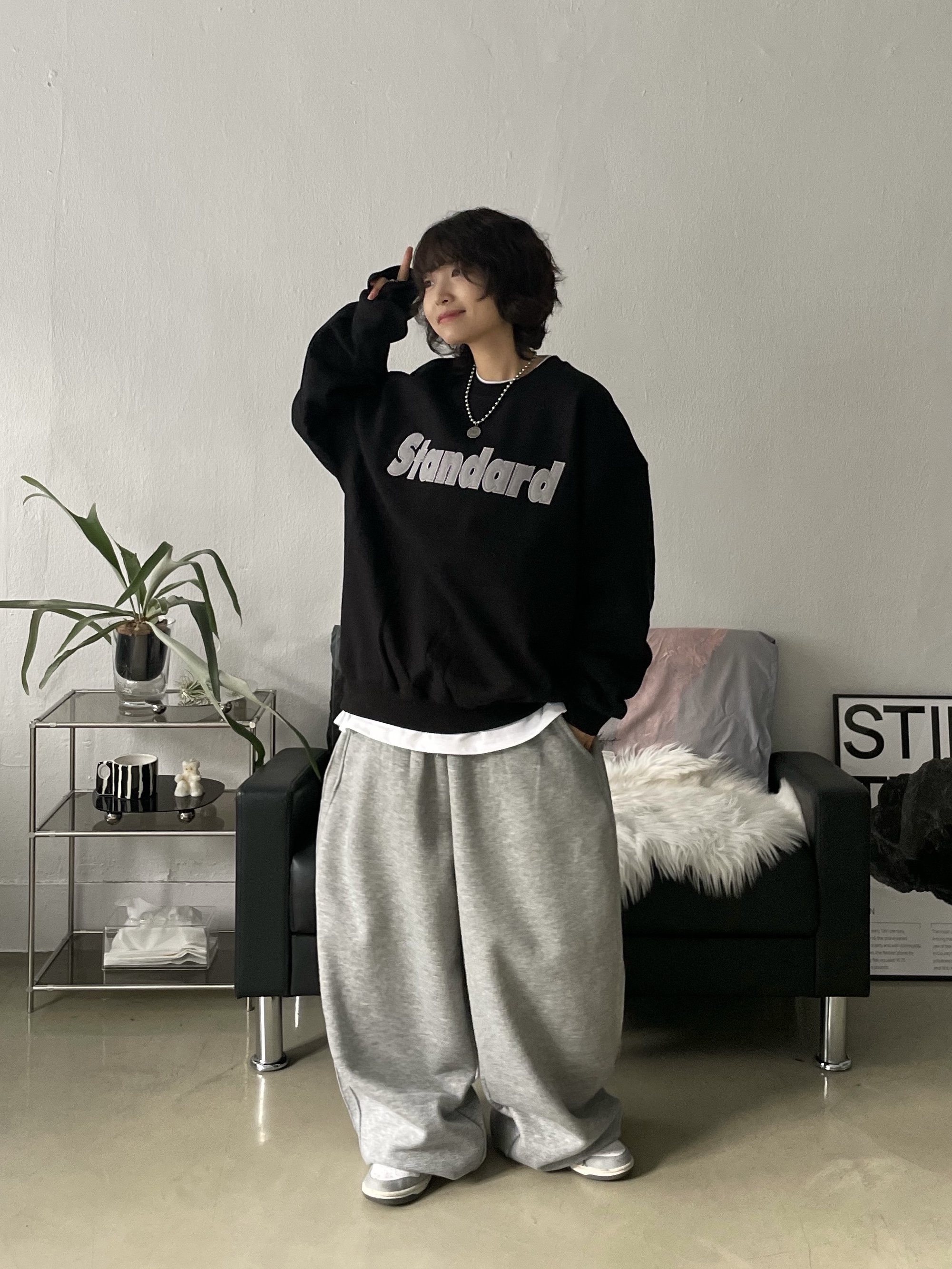 The North Face Nuptse On Ball Vest Real Black, (W) Nike Dunk Low Light Smoke Grey 착용 스타일 - 4