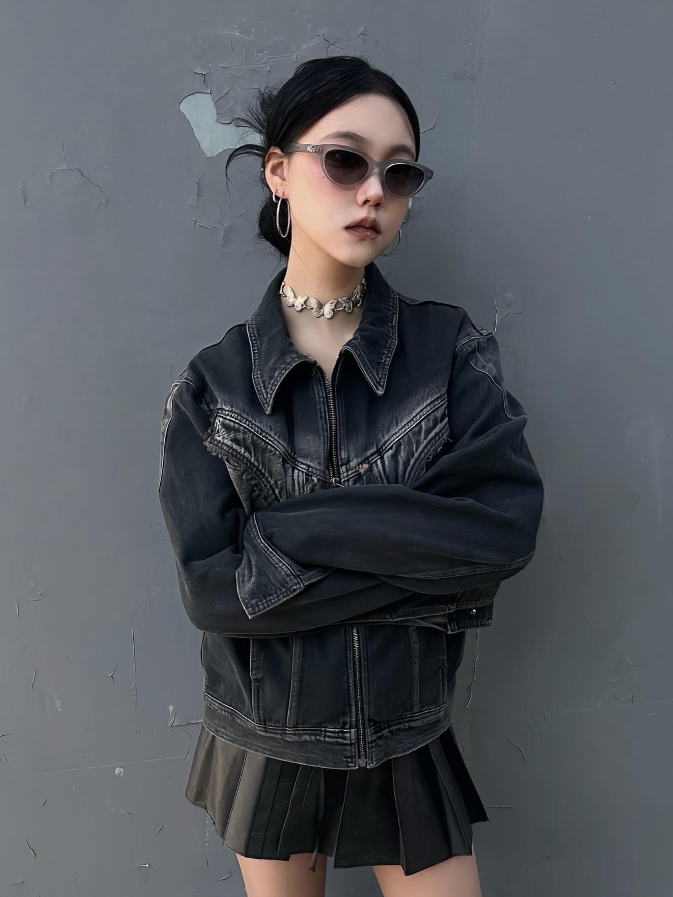 BLR Dyed Curved Line Denim Trucker Jacket Blue 착용 스타일