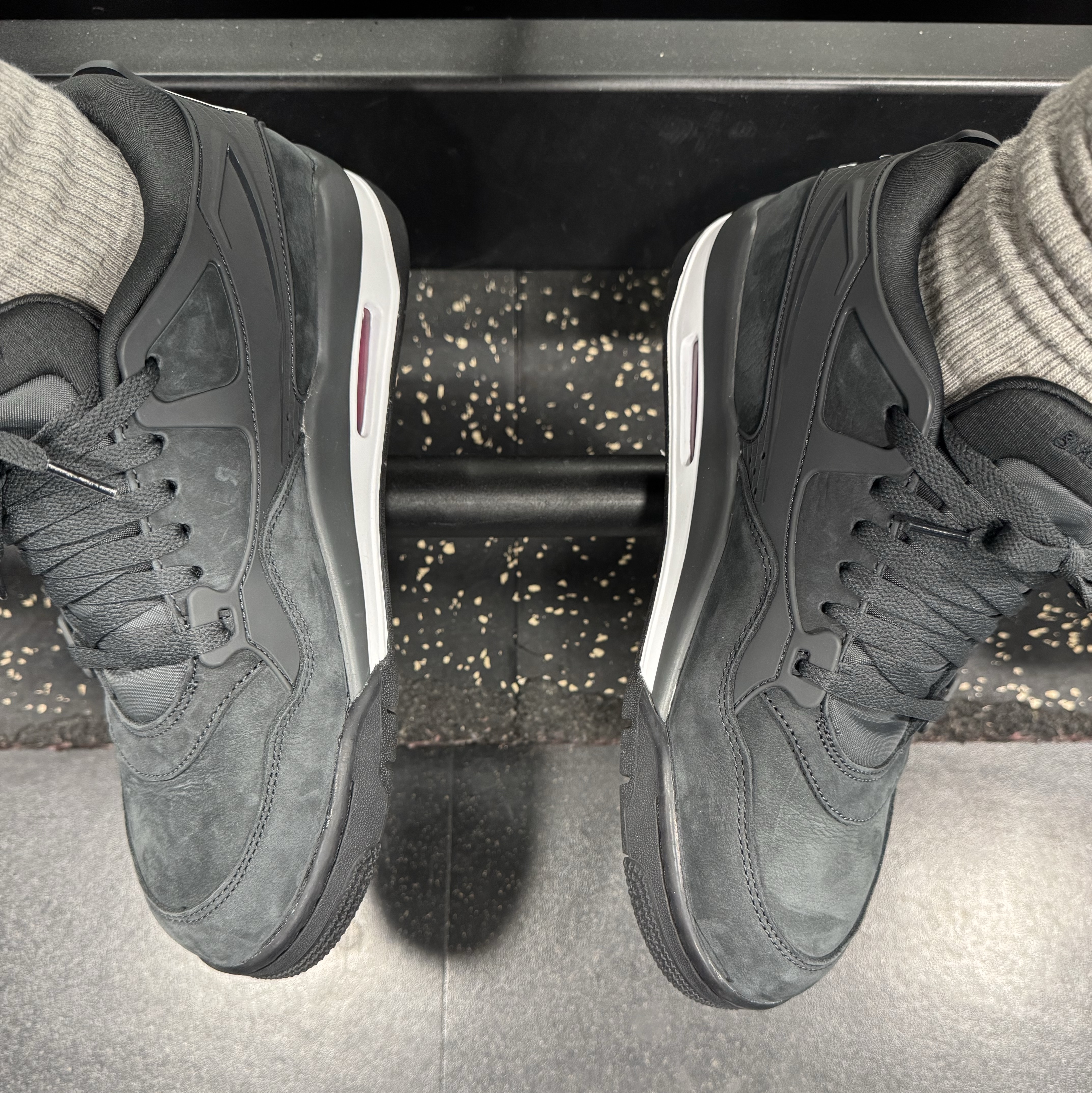 Jordan 4 x Nigel Sylvester RM SP Driveway Grey 착용 스타일 - 1
