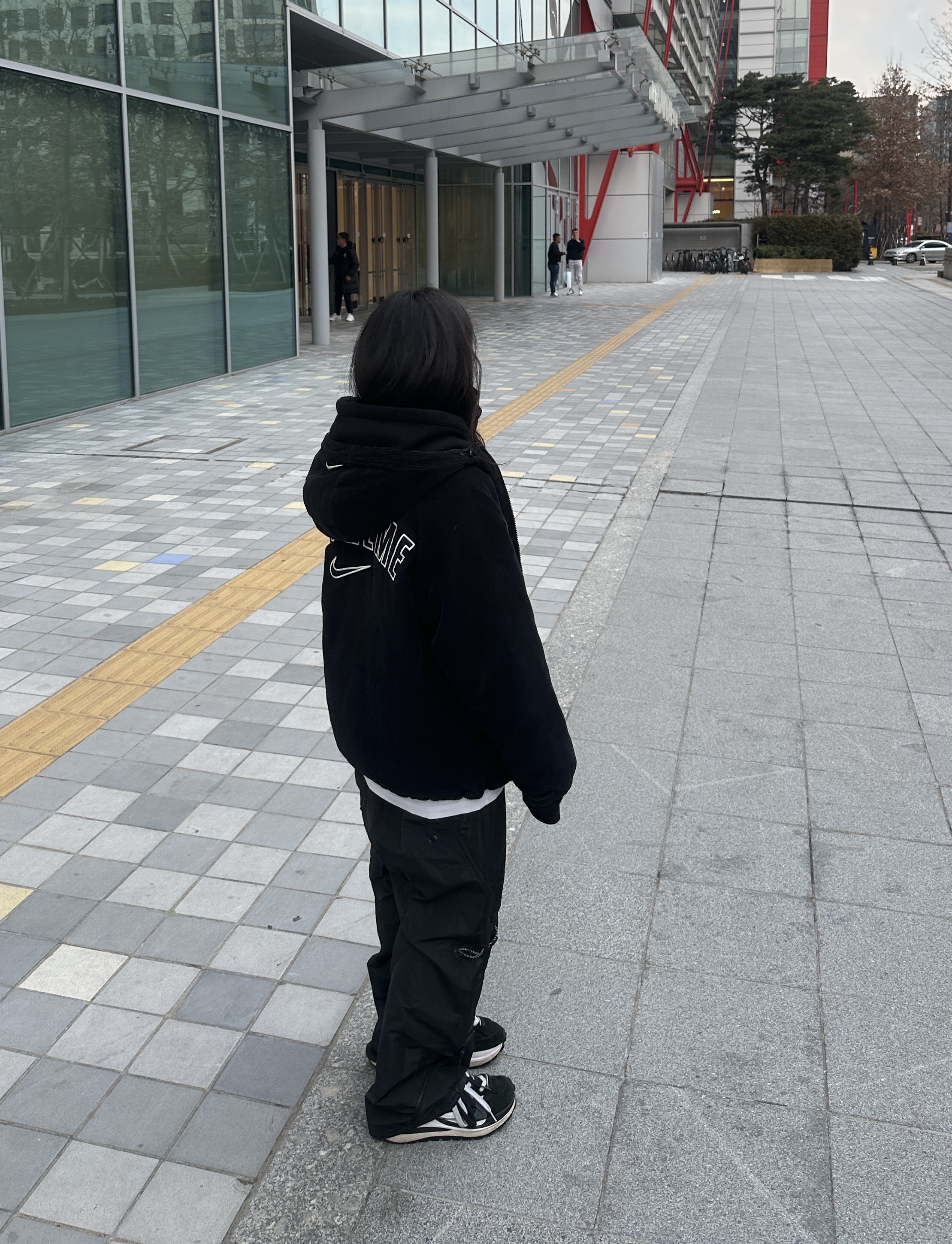 Supreme x Nike Arc Corduroy Hooded Jacket Black - 22SS, Nike x Sacai VaporWaffle Black White 착용 스타일