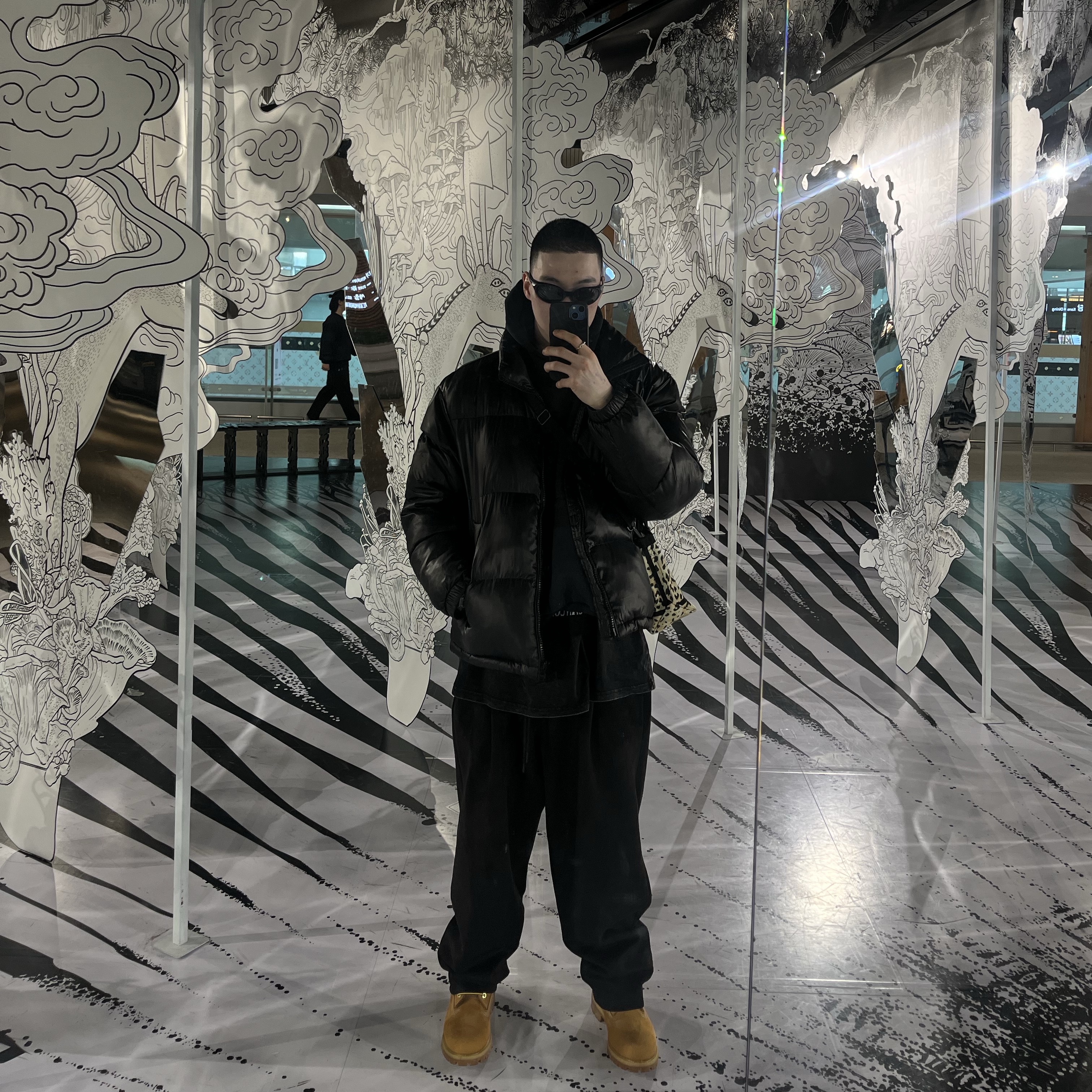 Yeezy Gap Engineered By Balenciaga Dove Hoodie Washed Black, Timberland Premium 6 inch Waterproof Boot Wheat Nubuck - Medium 착용 스타일