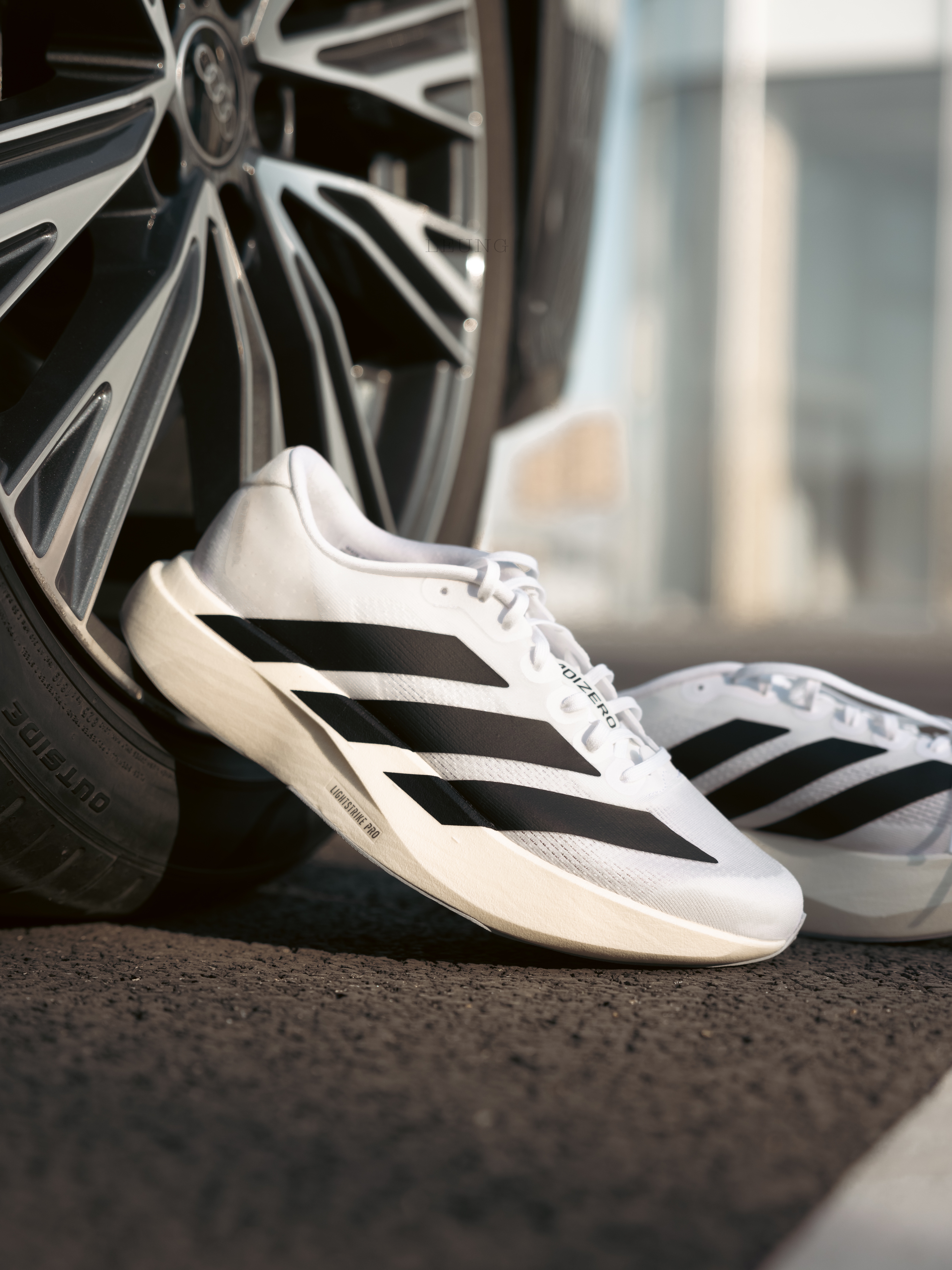 (W) Adidas Adizero EVO SL Cloud White Core Black, Adidas Adizero EVO SL Cloud White Core Black 착용 스타일 - 1