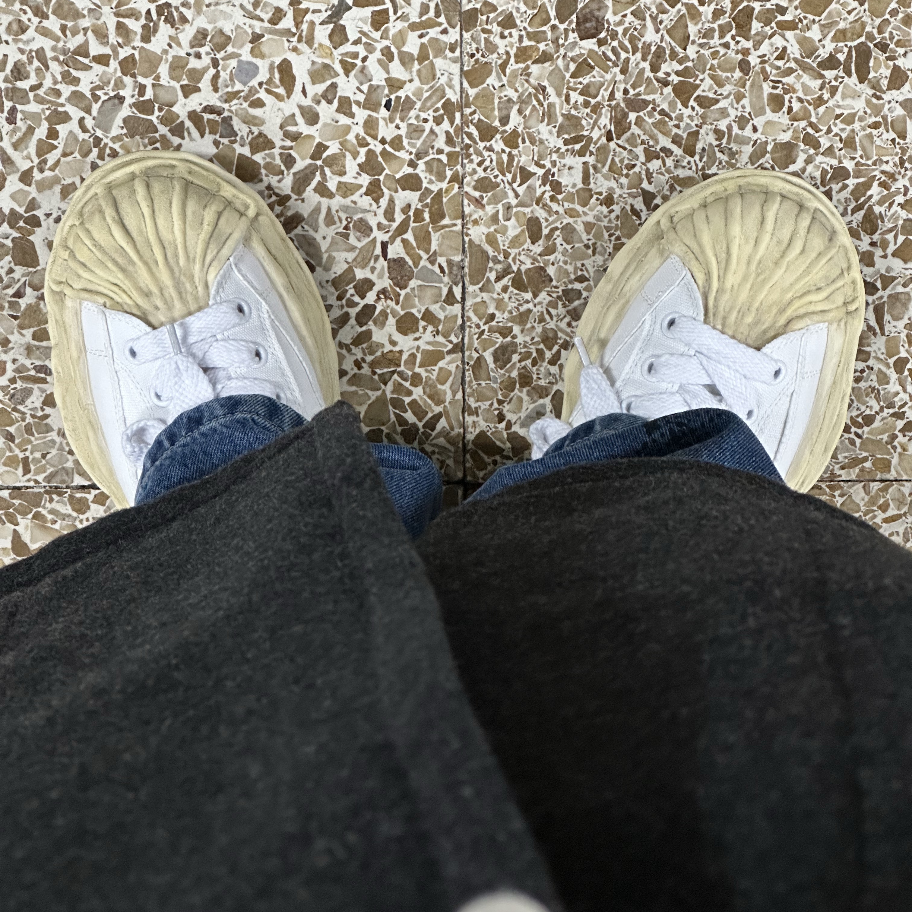 Maison Mihara Yasuhiro Blakey VL OG Sole Canvas Low-top Sneakers White 착용 스타일 - 1