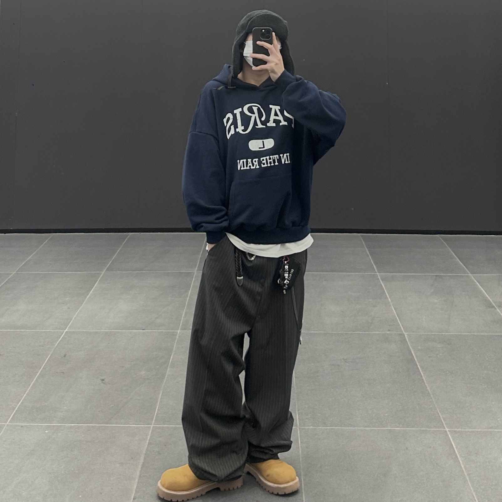 Supreme Shearling Trooper Black - 23FW 착용 스타일 - 2