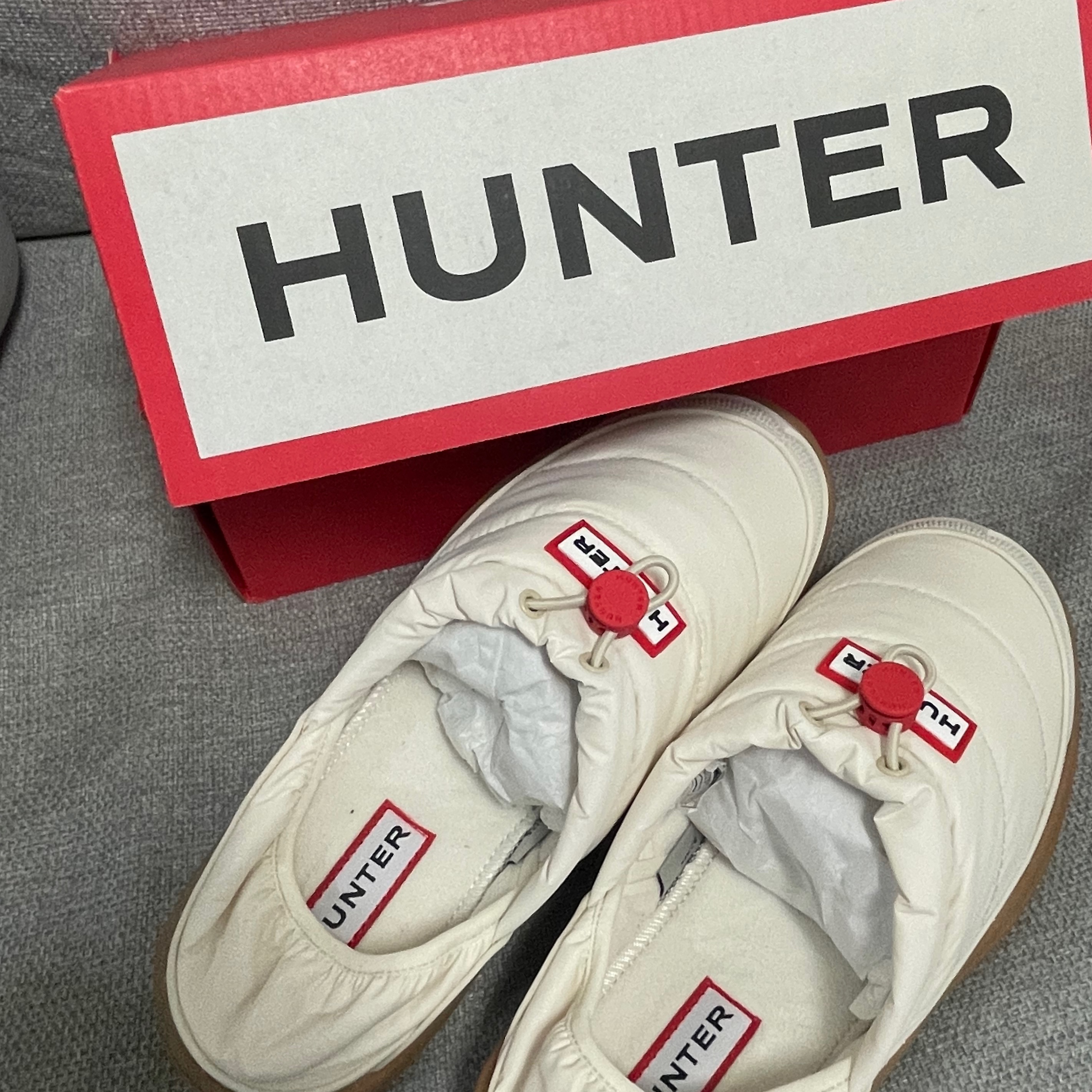 (W) Hunter In Out Insulated Slipper White Willow Gum 착용 스타일 - 1
