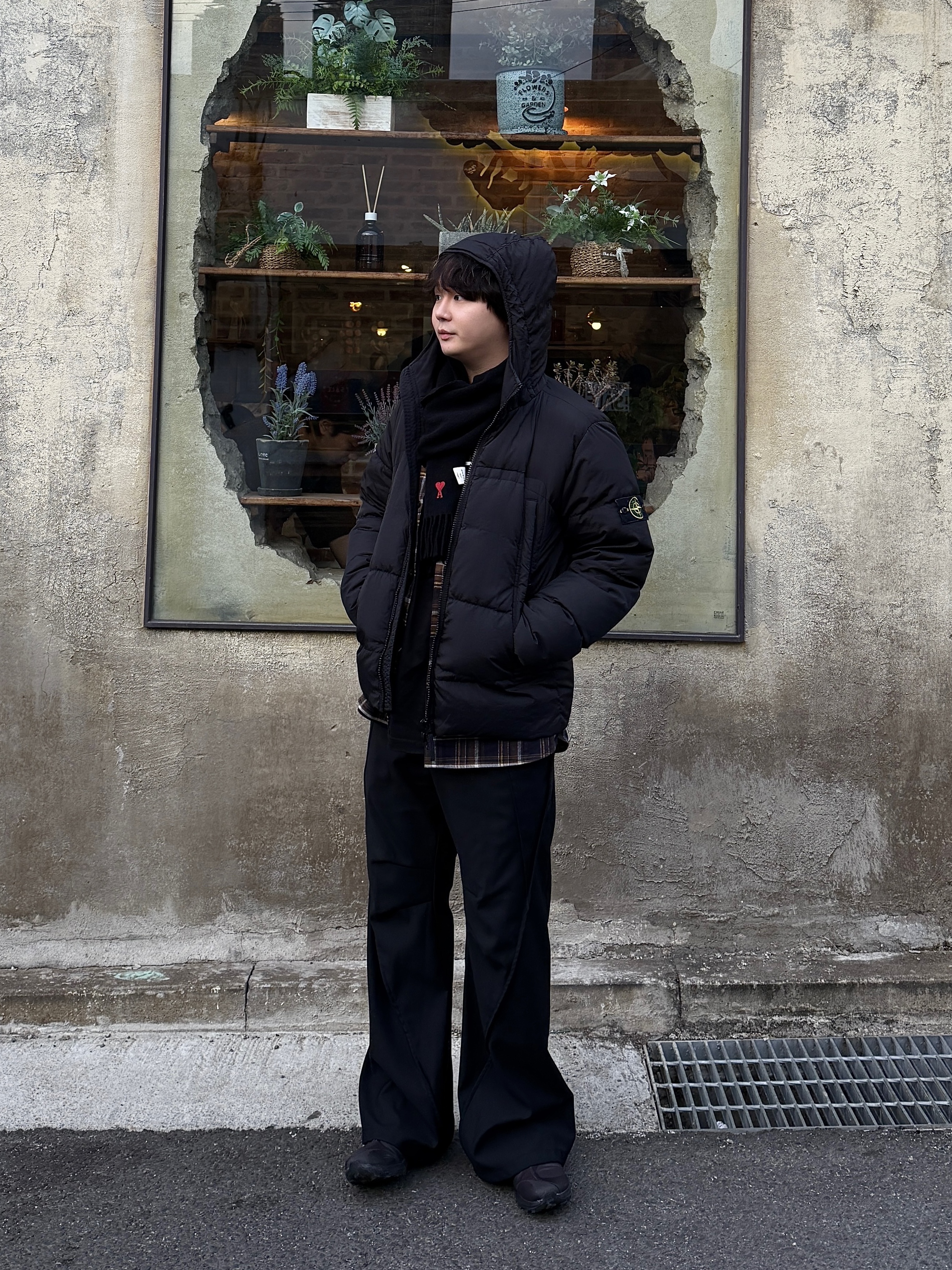 Stone Island 40723 Crinkle Reps Hooded Down Jacket Black - 20FW, AMI de Coeur Classic Muffler Black 착용 스타일 - 2