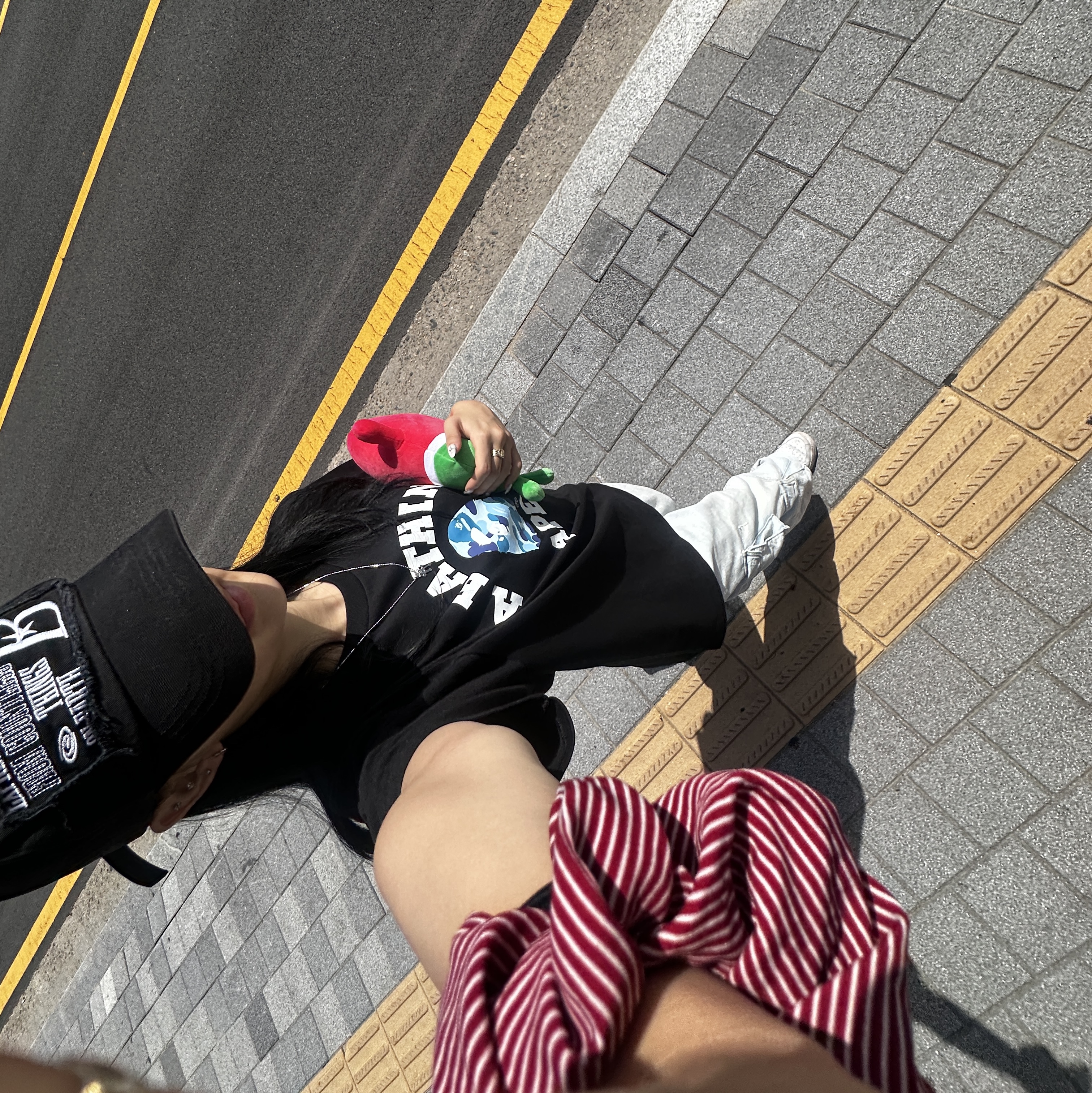 BAPE ABC Camo College T-Shirt Black Blue, (W) Nike Air Force 1 Low '07 LX Chrome Luxe 착용 스타일