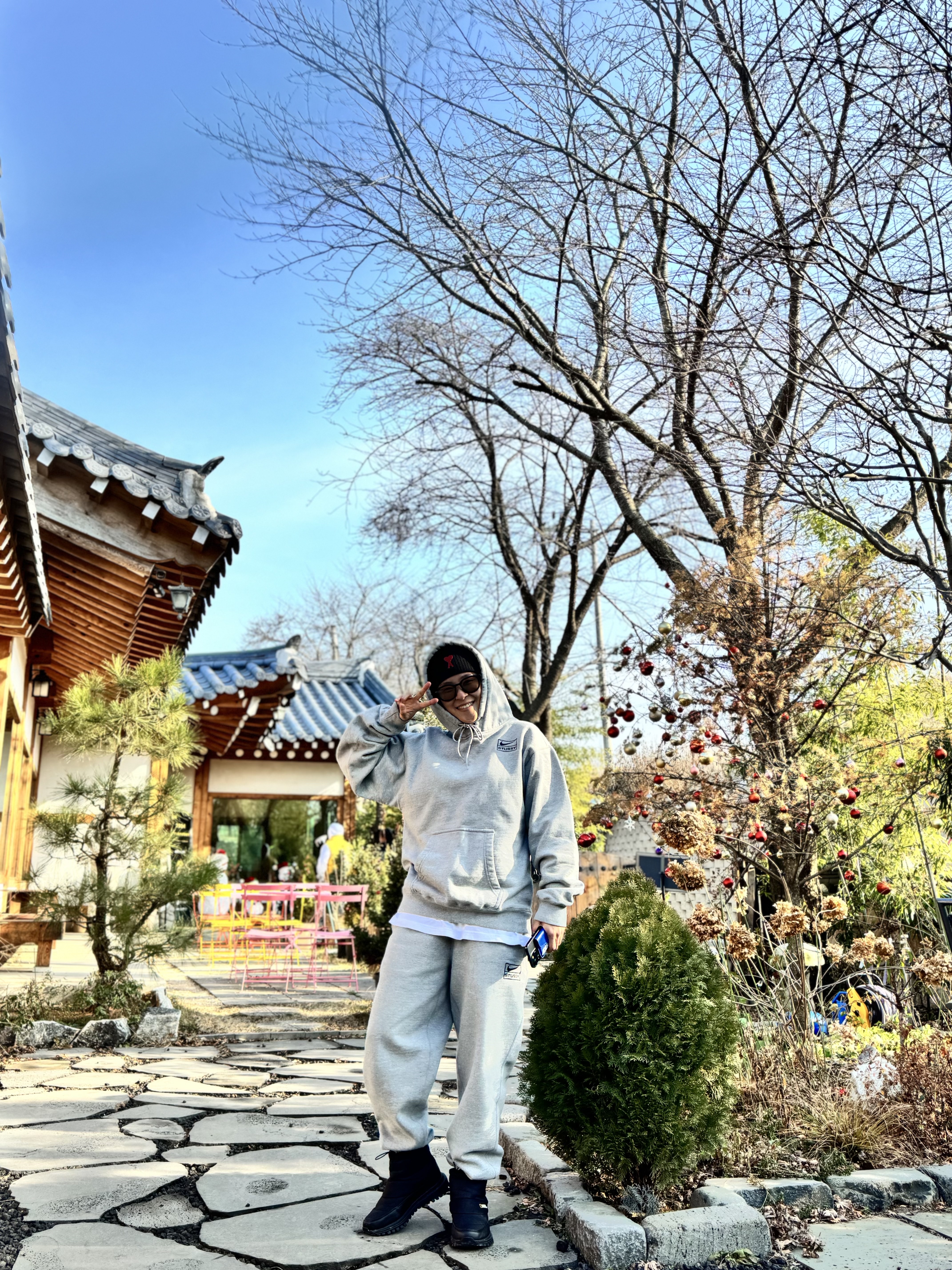 Gentle Monster x Maison Margiela MM107 Black Black, Ader Error Sig; TRS/BL Tag Hoodie Zip-Up 01 Grey 착용 스타일 - 5