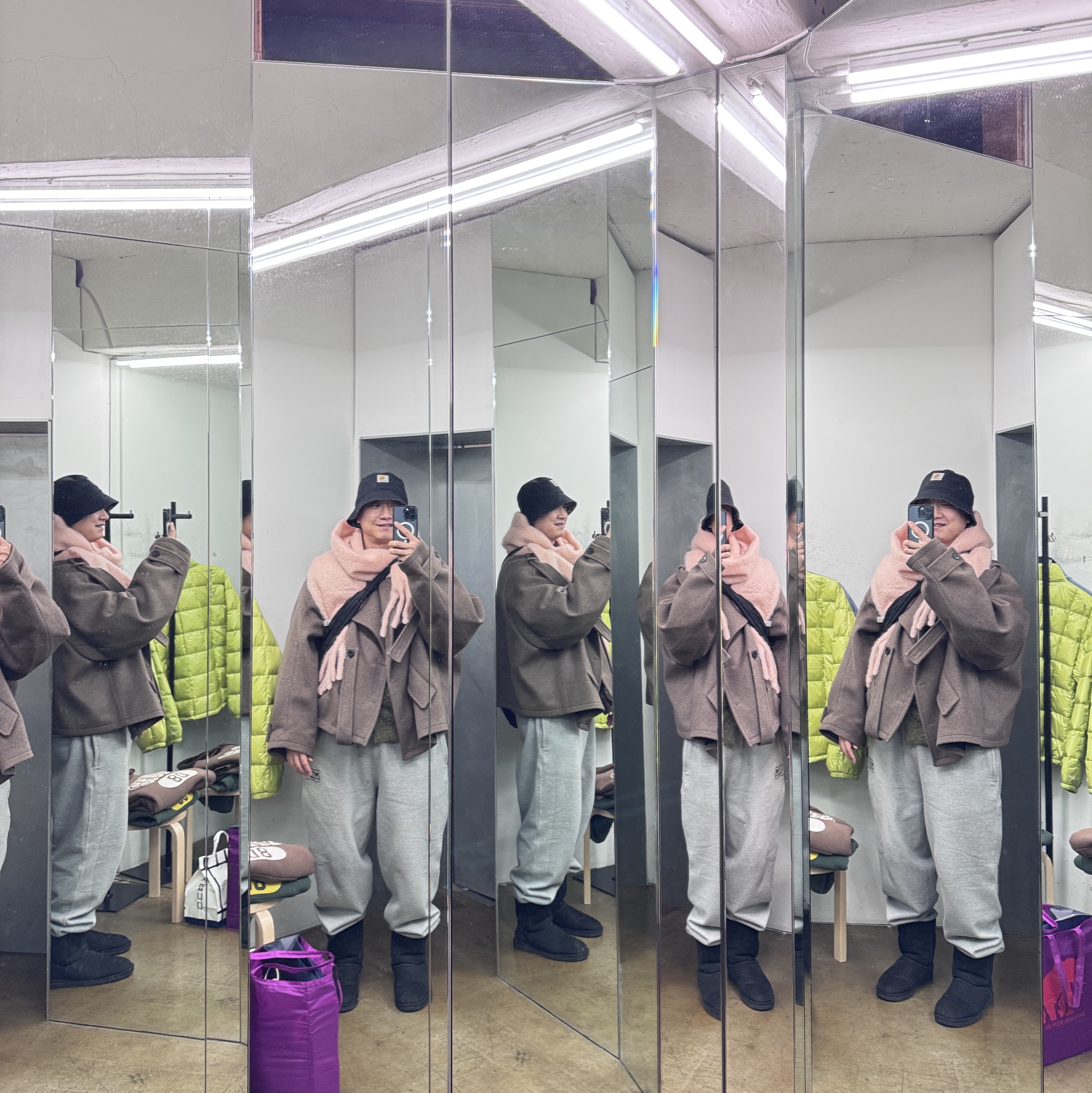 Homme Plisse Issey Miyake MC June Hoodie Ivory, Magliano Mini Knitted Bomber Baby Pink 착용 스타일 - 7