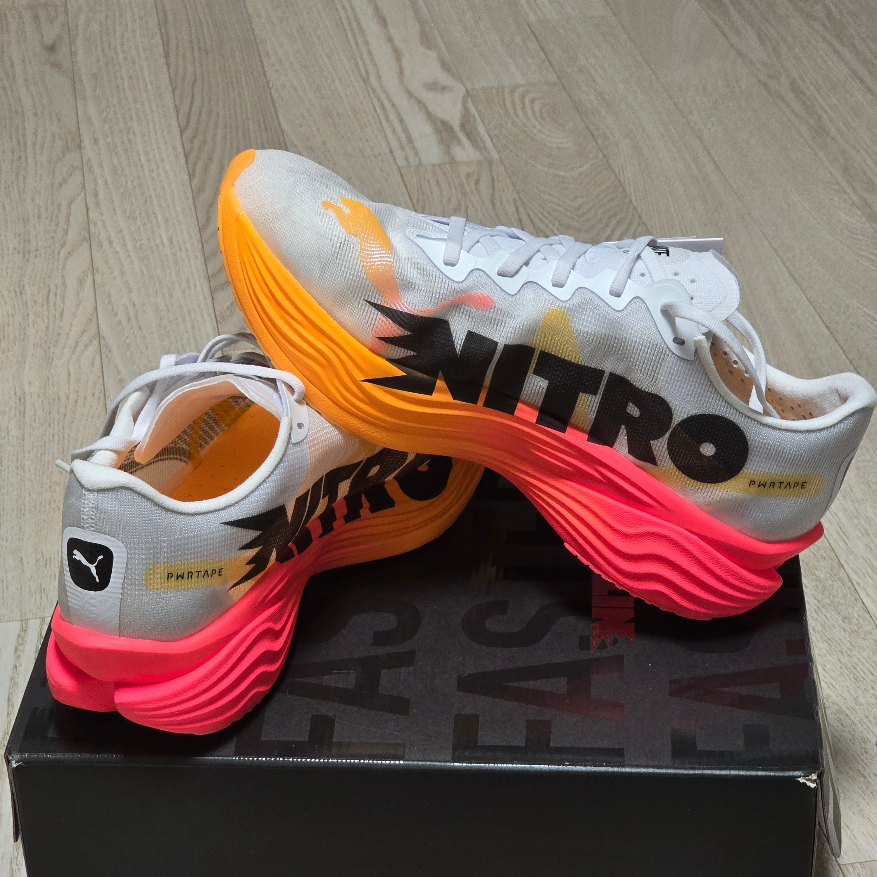 Puma Deviate Nitro Elite 3 White Sunset Glow 착용 스타일 - 2