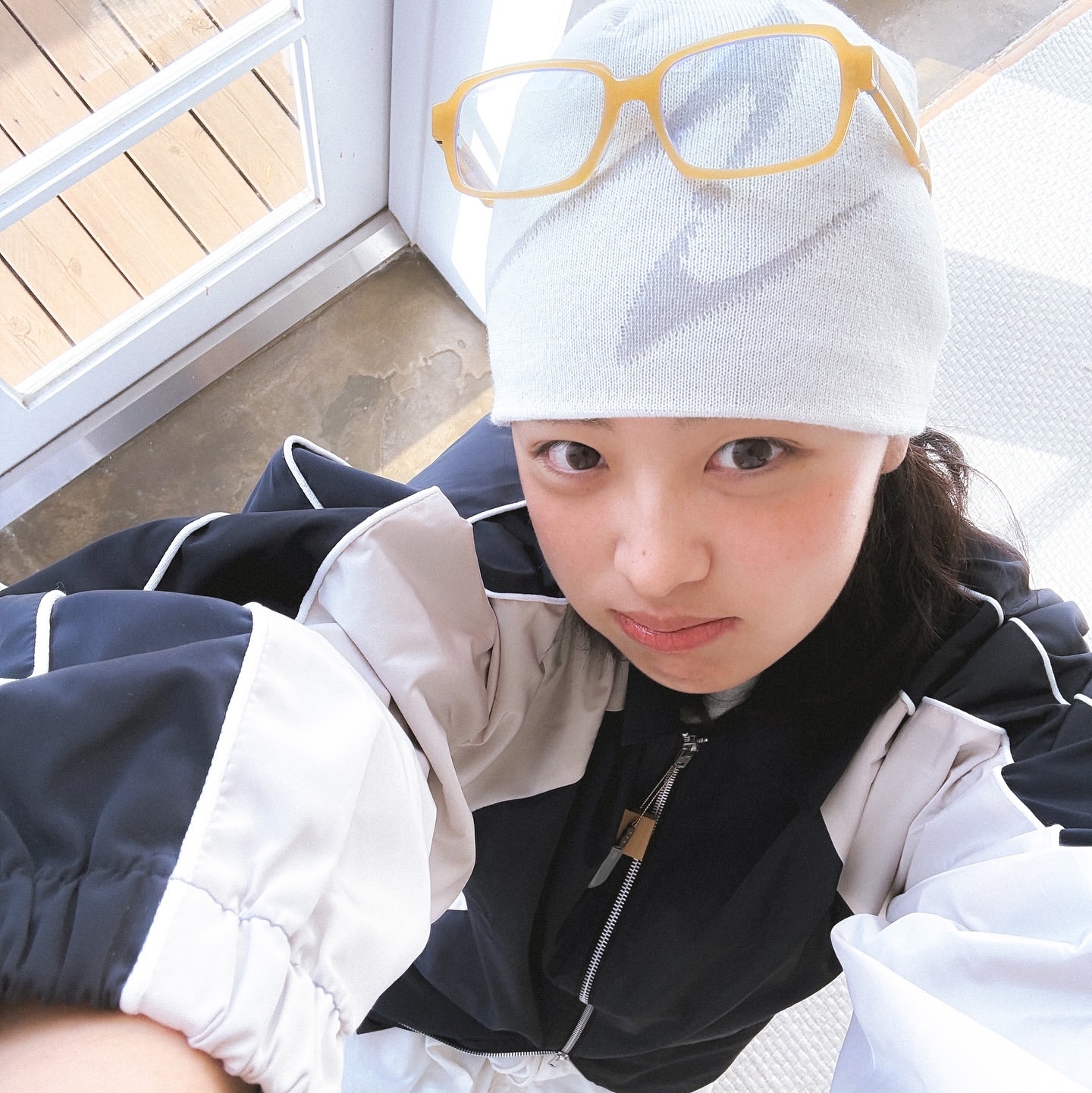 BLR Curved Logo Beanie Black, BLR Curved Logo Beanie Ivory 착용 스타일