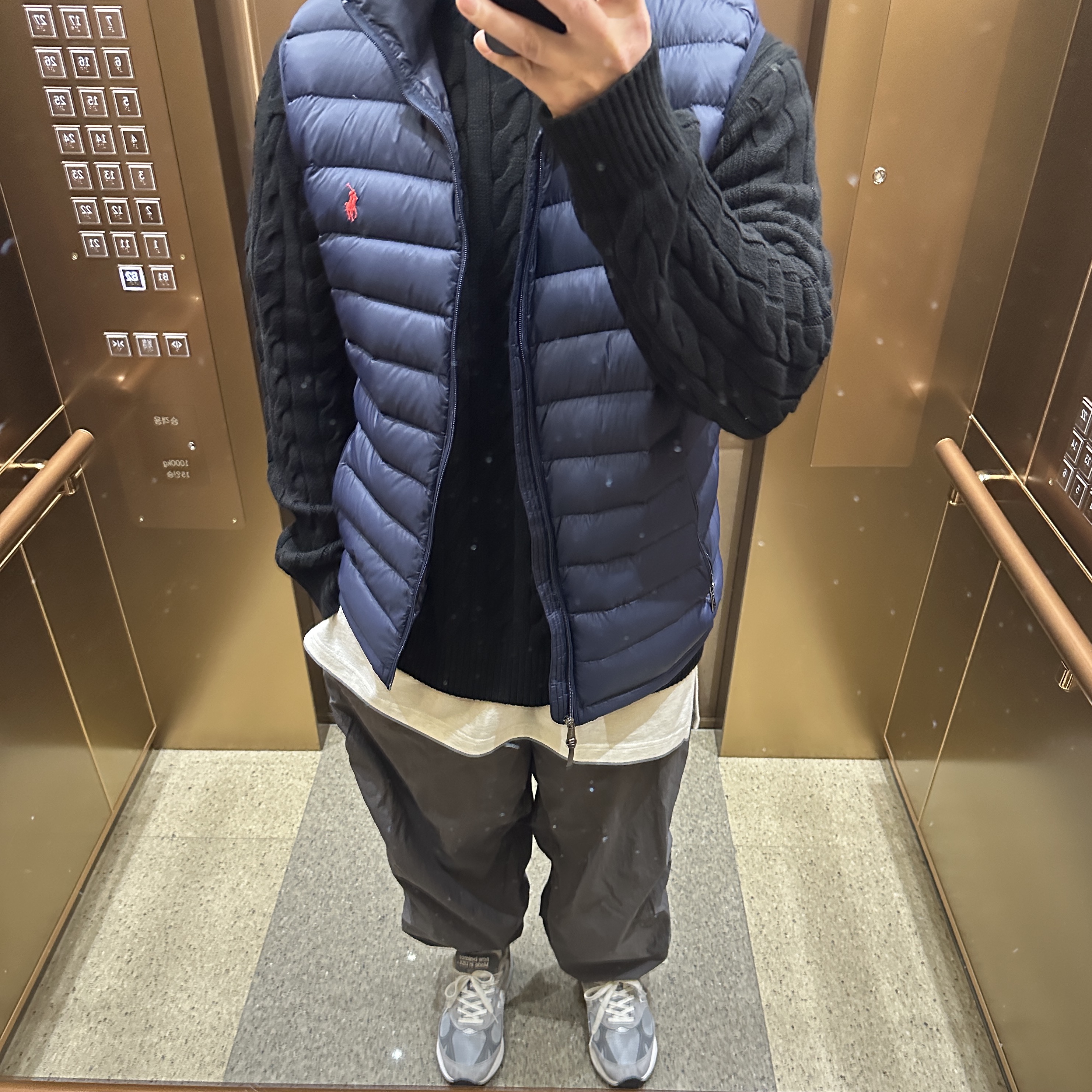 [30%적립] Polo Ralph Lauren Cable Knit Cotton Sweater Black, New Balance 993 Made in USA Grey - D Standard 착용 스타일