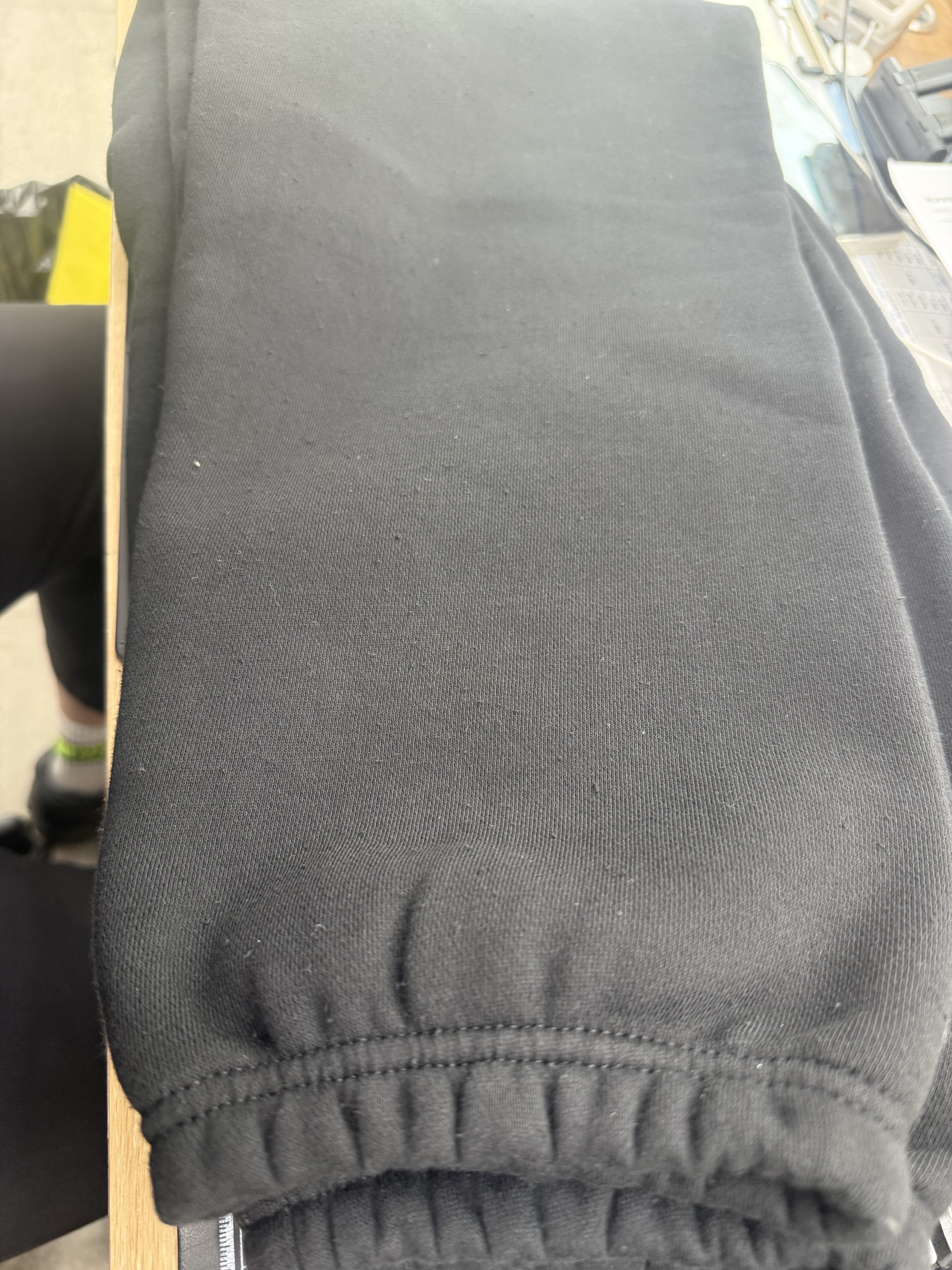 Essentials Fleece Essential State Sweatpant Black - 24FW 착용 스타일 - 3