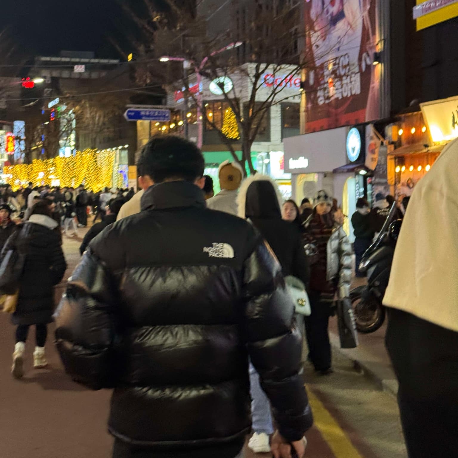 The North Face 1996 Eco Nuptse Jacket Real Black 착용 스타일