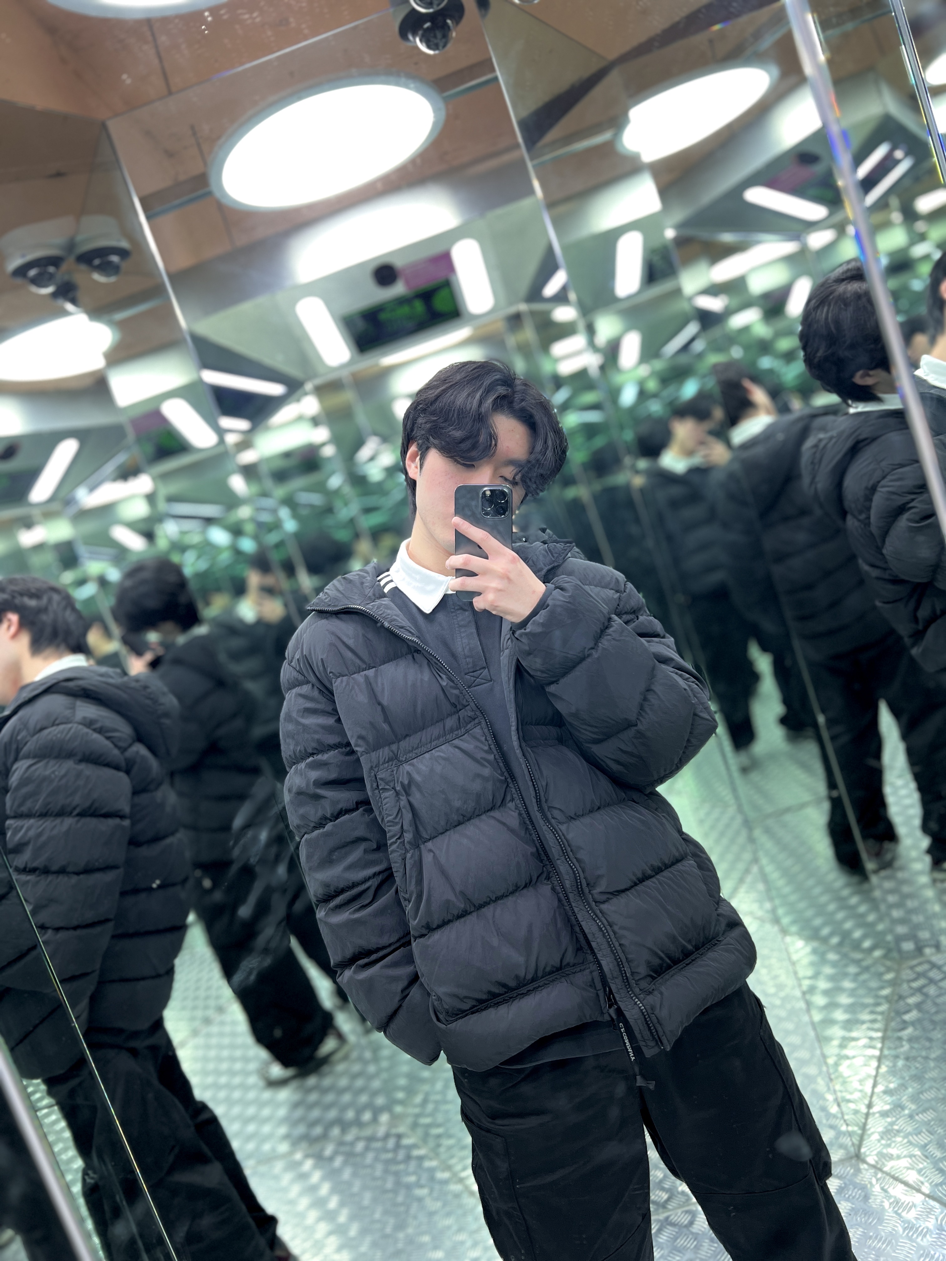 Adidas Adicolor Rugby  Polo Shirt Black - KR Sizing, Hatchingroom Zip Cargo Work Pants Black 착용 스타일 - 2