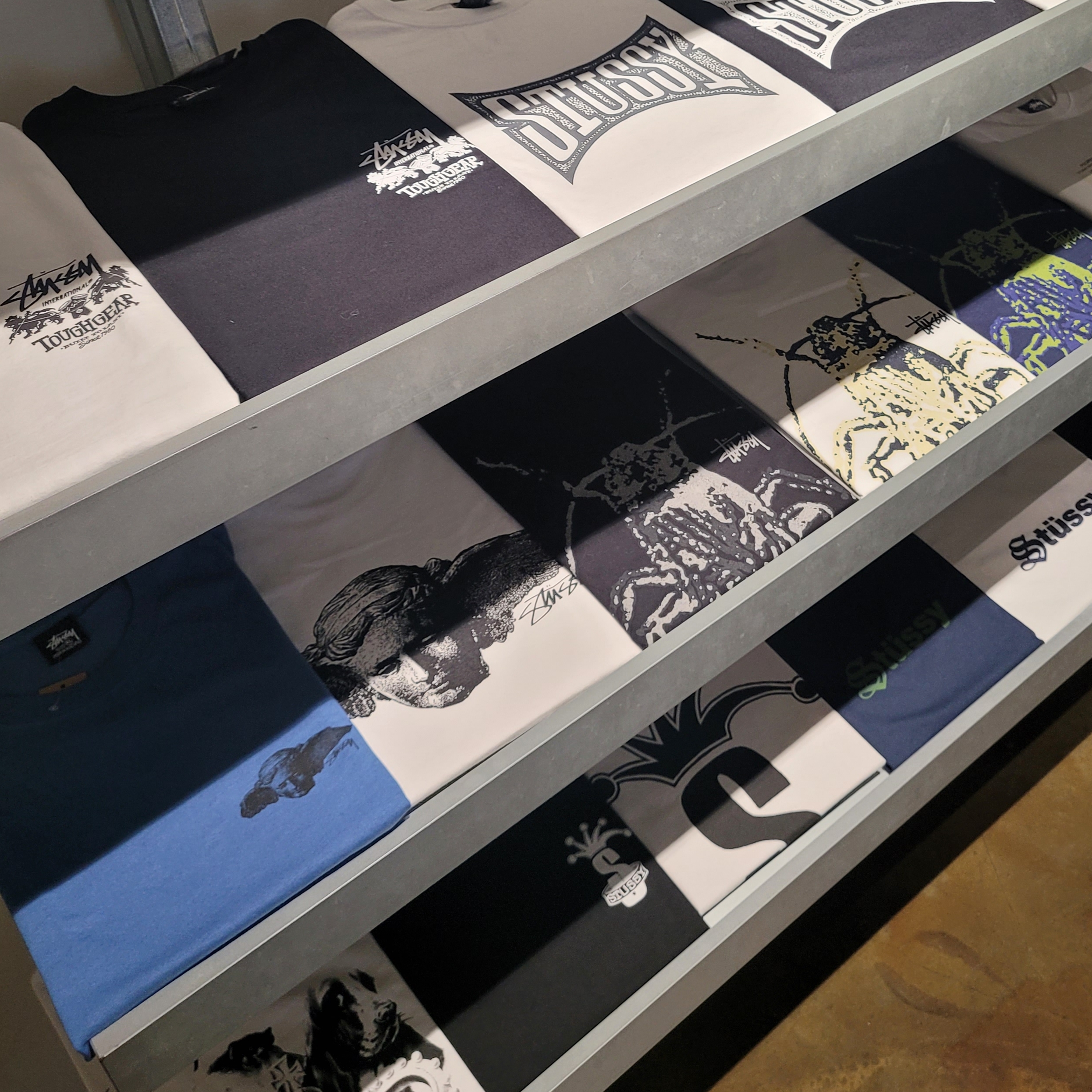 Stussy DNA Pigment Dyed T-Shirt Granite 착용 스타일 - 2