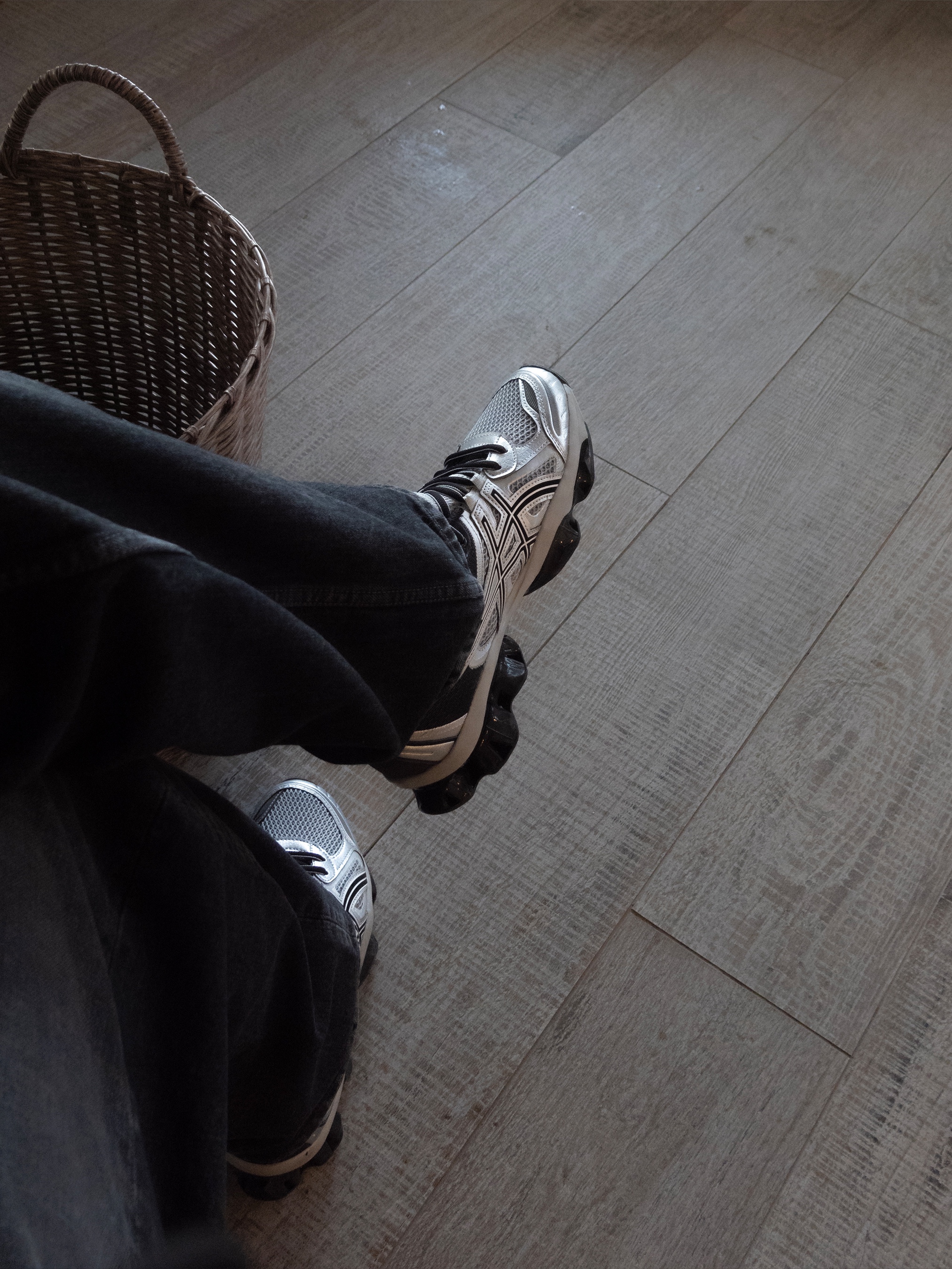 Montbell Alpine Down Parka Black, Asics Gel-Quantum Kinetic Mid Grey Pure Silver 착용 스타일 - 3