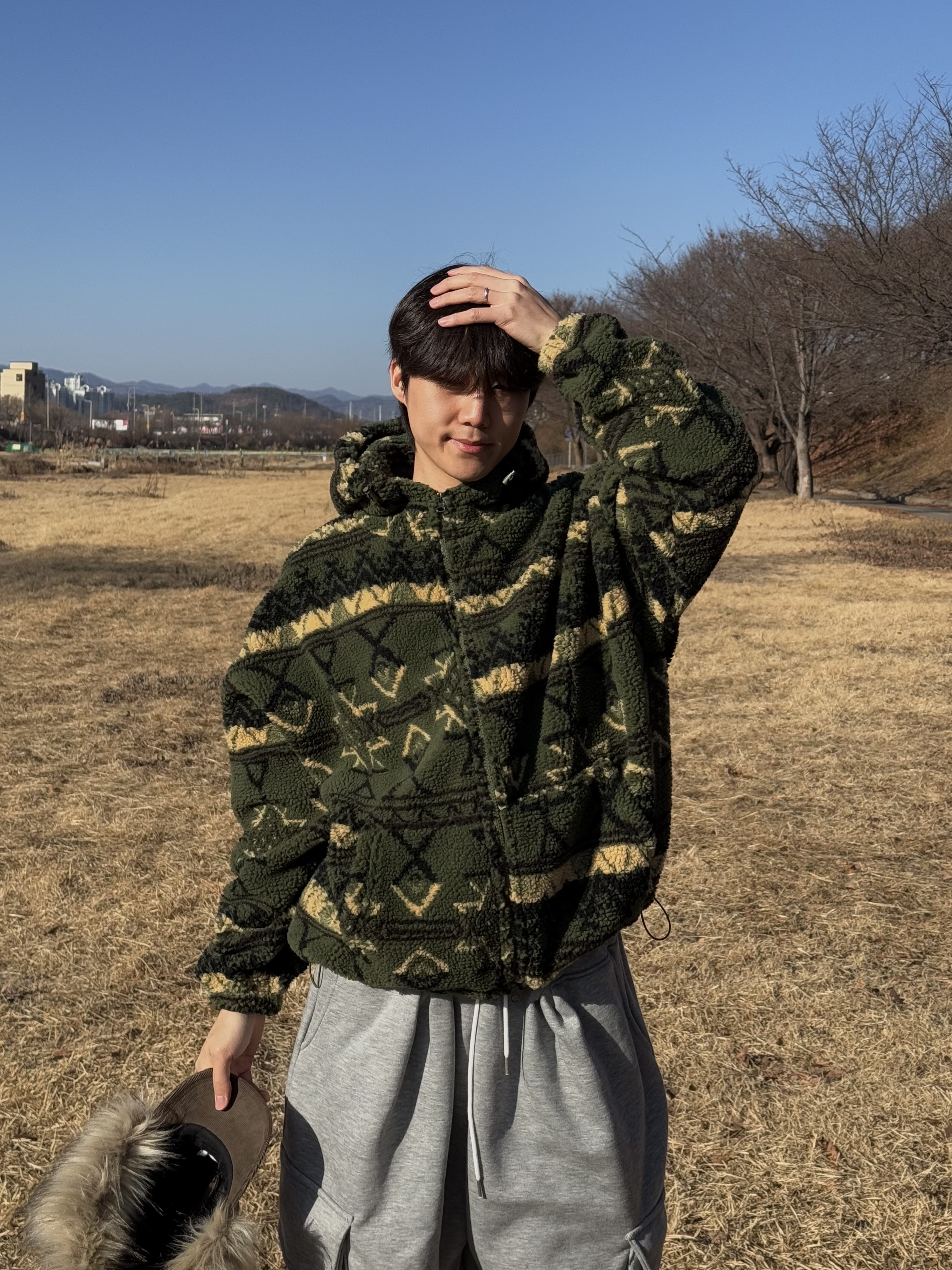 Open Yy Faux Fur Corduroy Earflap Cap Khaki 착용 스타일 - 3