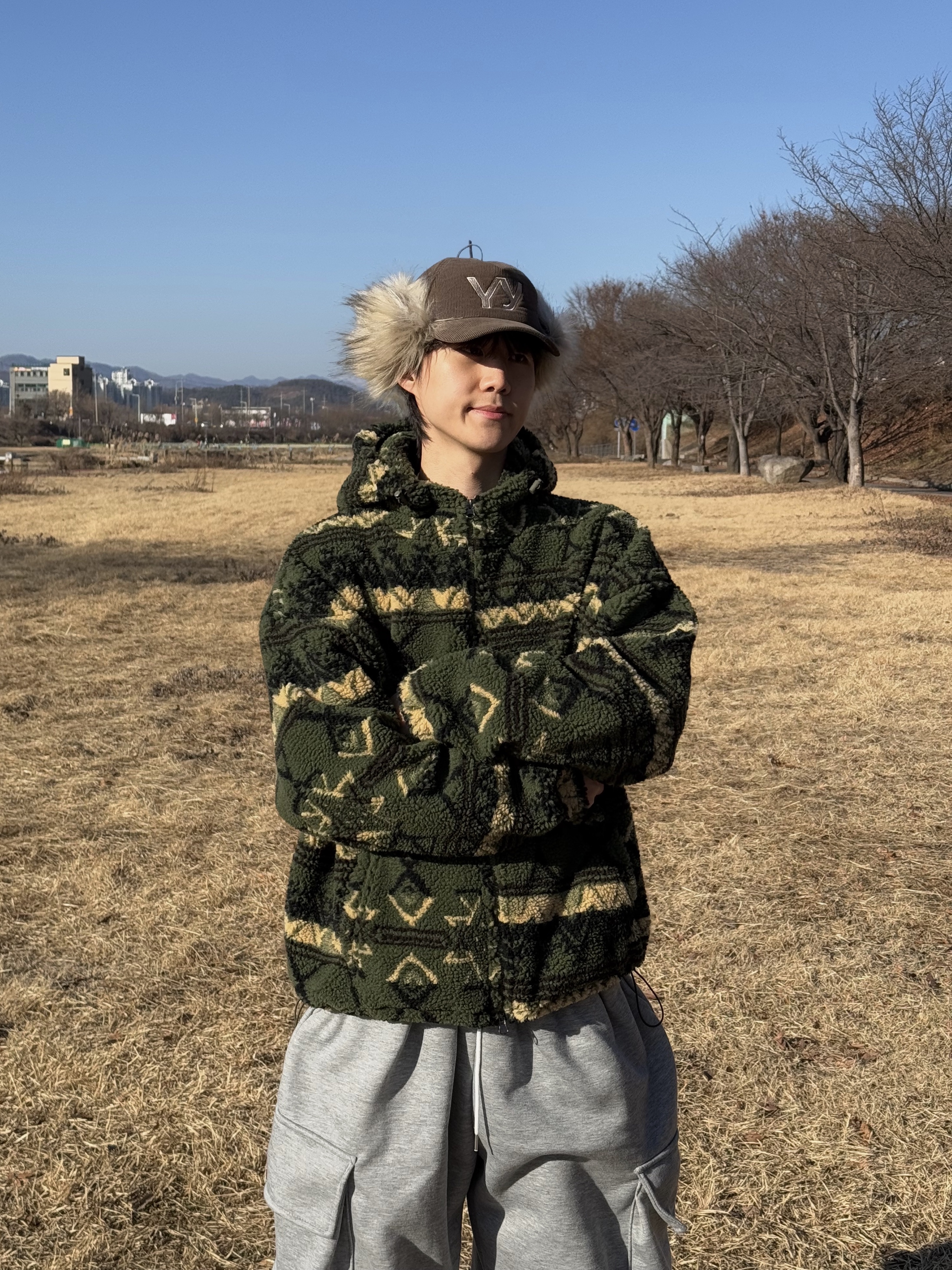 Open Yy Faux Fur Corduroy Earflap Cap Khaki 착용 스타일 - 1