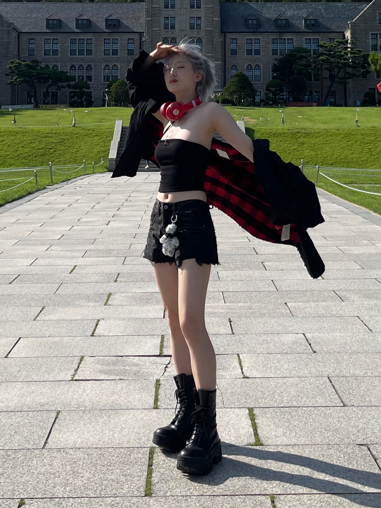 Undermycar Dohee Oversized Buffalo Check Shirts Salsa - 23SS, Balenciaga Bulldozer Lace-Up Boot Black 착용 스타일 - 2