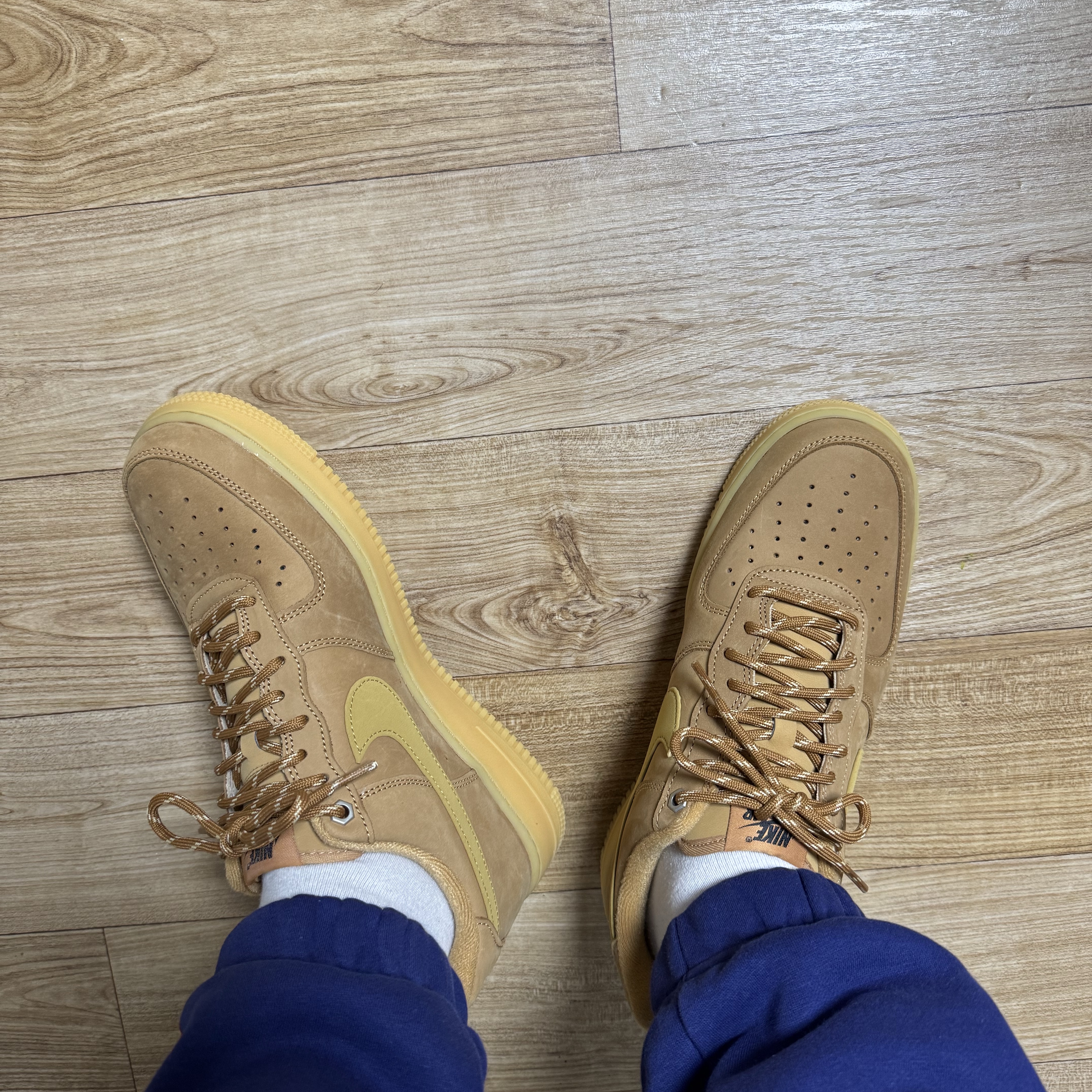Nike Air Force 1 '07 WB Flax 착용 스타일