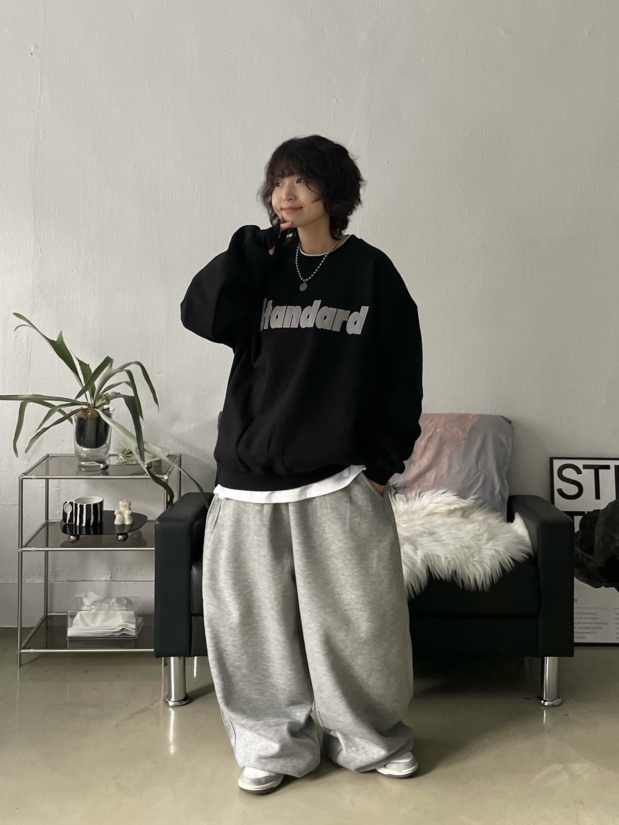 The North Face Nuptse On Ball Vest Real Black, (W) Nike Dunk Low Light Smoke Grey 착용 스타일 - 5