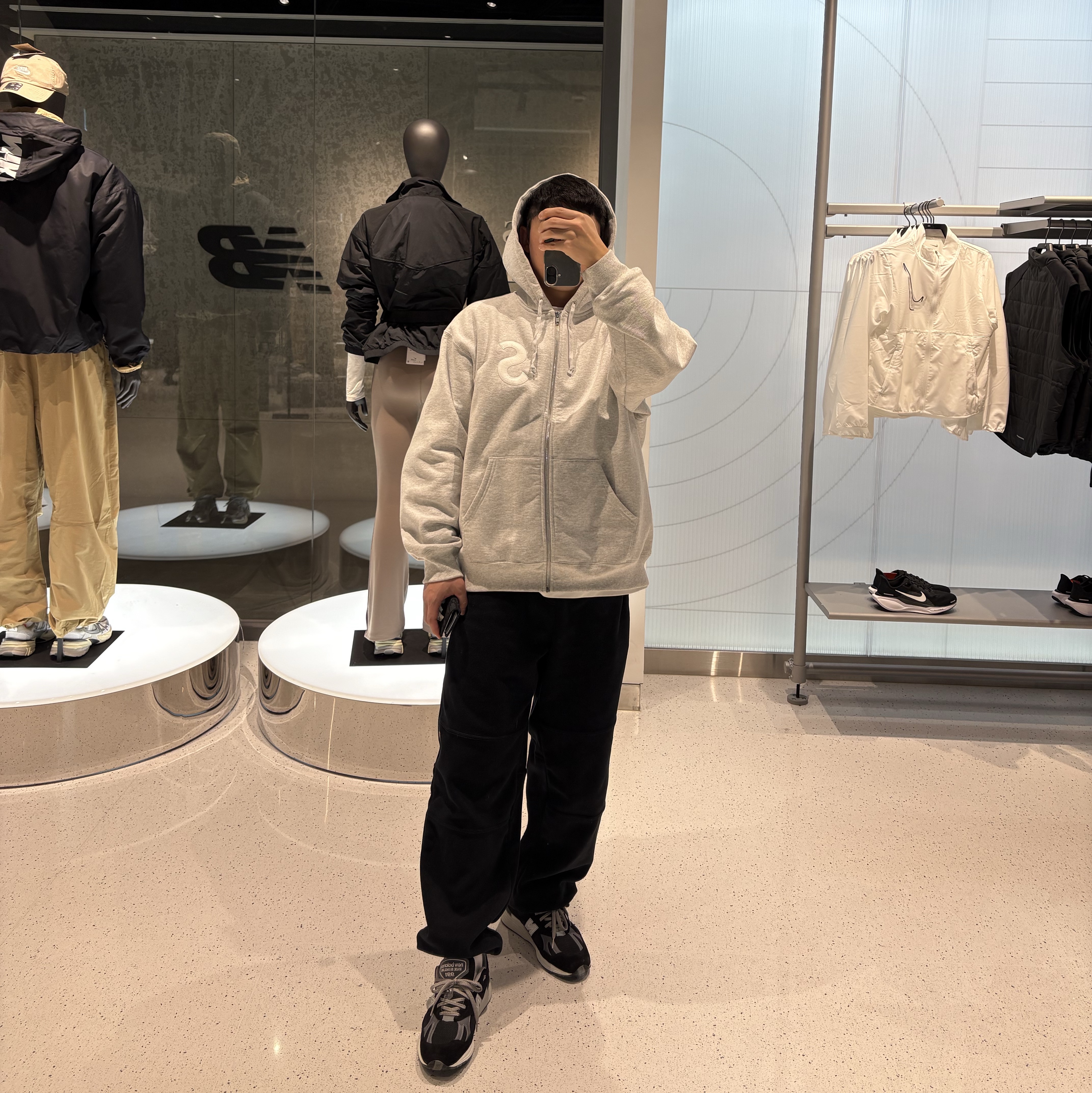 Supreme S Logo Zip Up Hooded Sweatshirt Ash Grey - 24FW, New Balance 991v2 Made in UK Black 착용 스타일